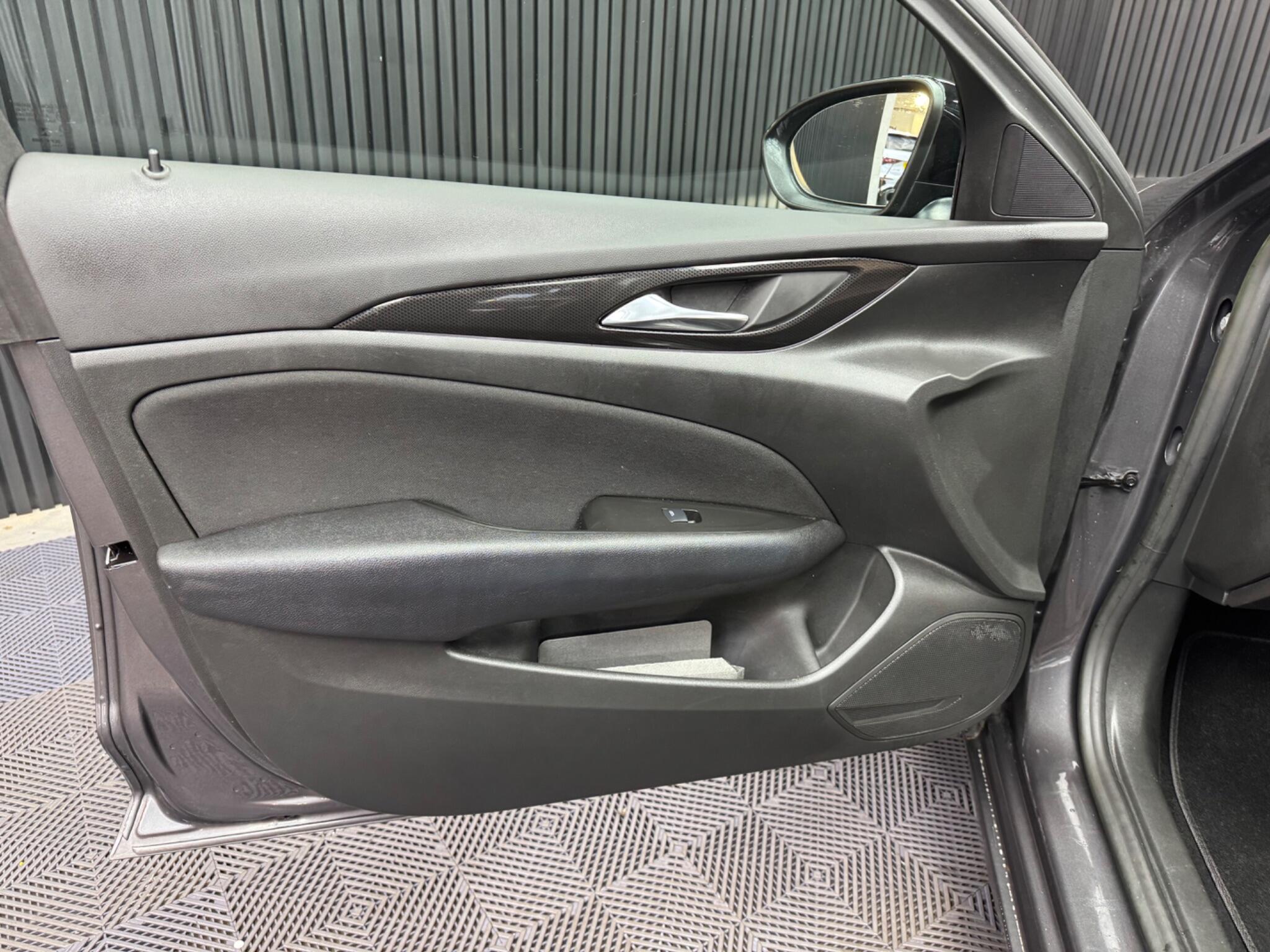 Vauxhall Insignia view 42