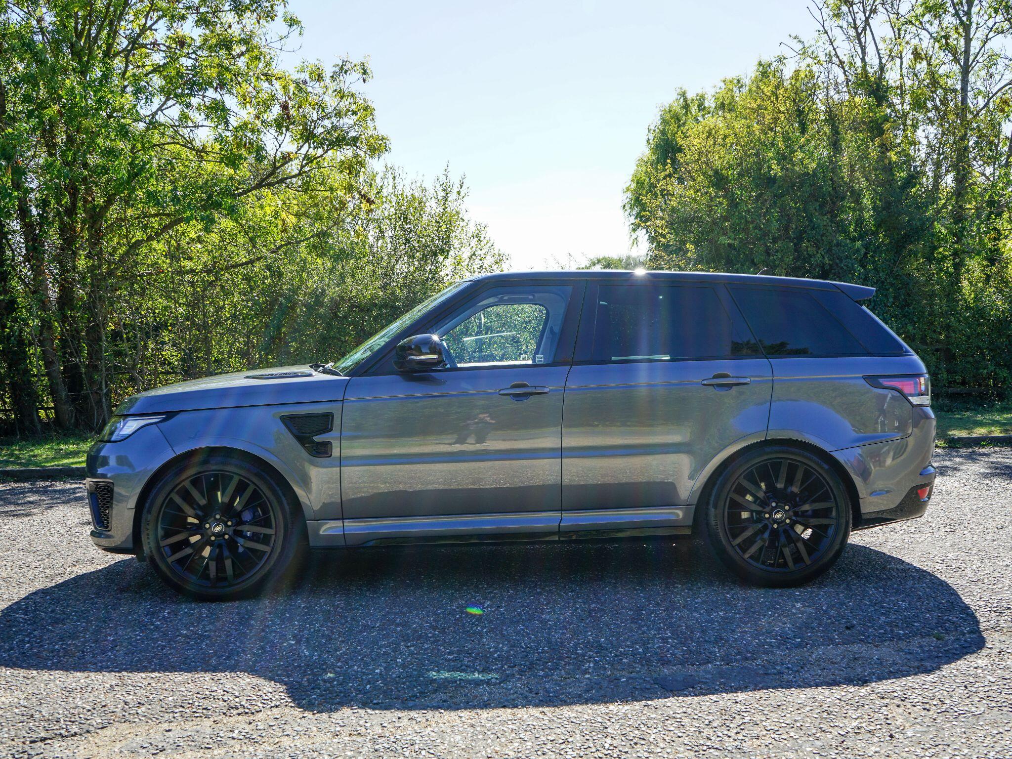 Land Rover Range Rover Sport view 2