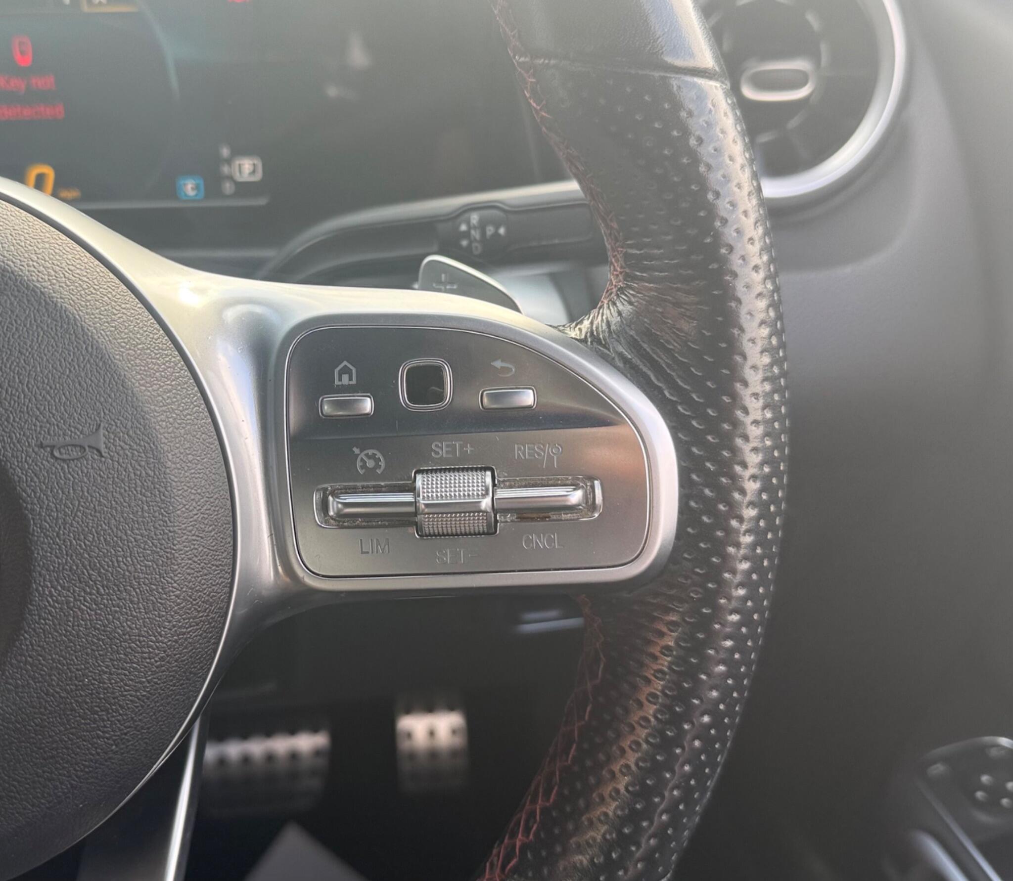 Mercedes-Benz GLB view 18
