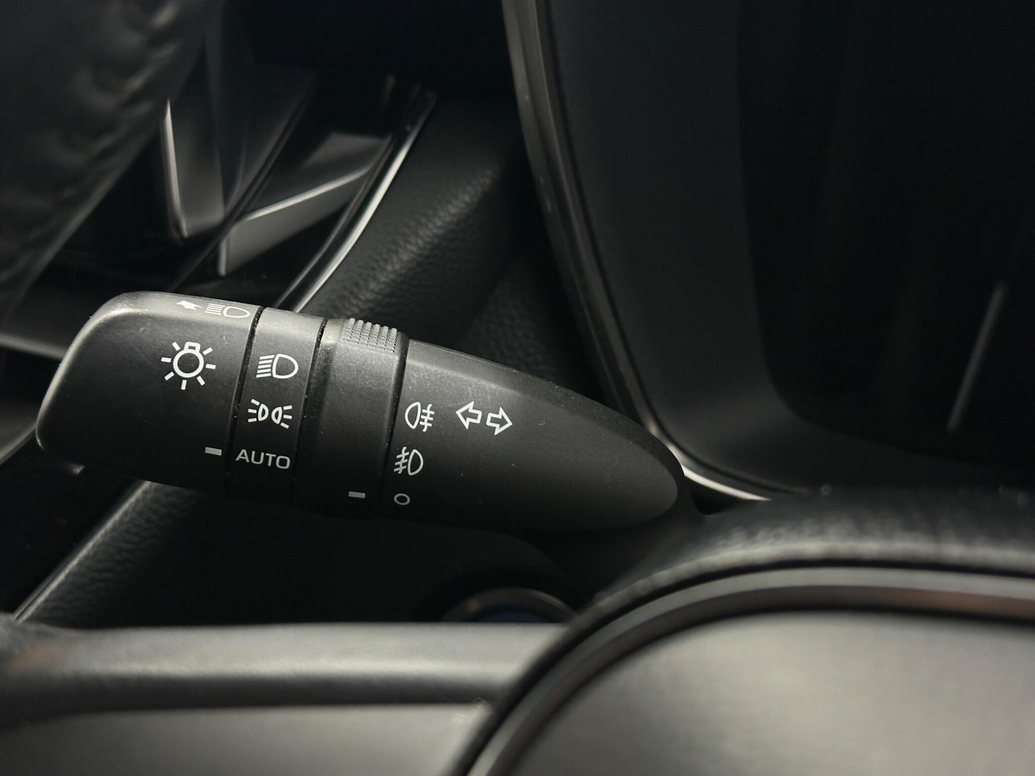 Toyota Corolla view 13