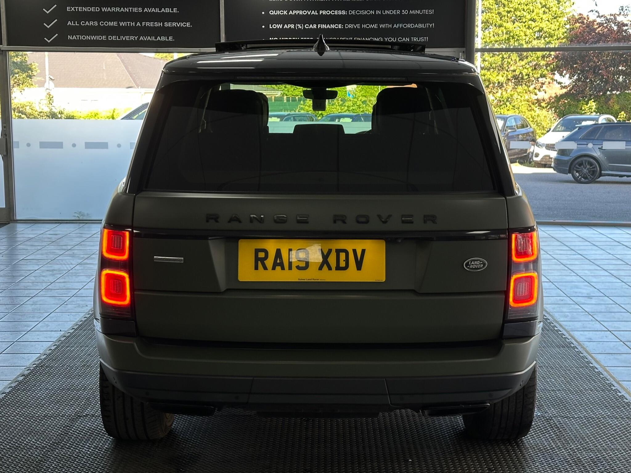 Land Rover Range Rover view 11