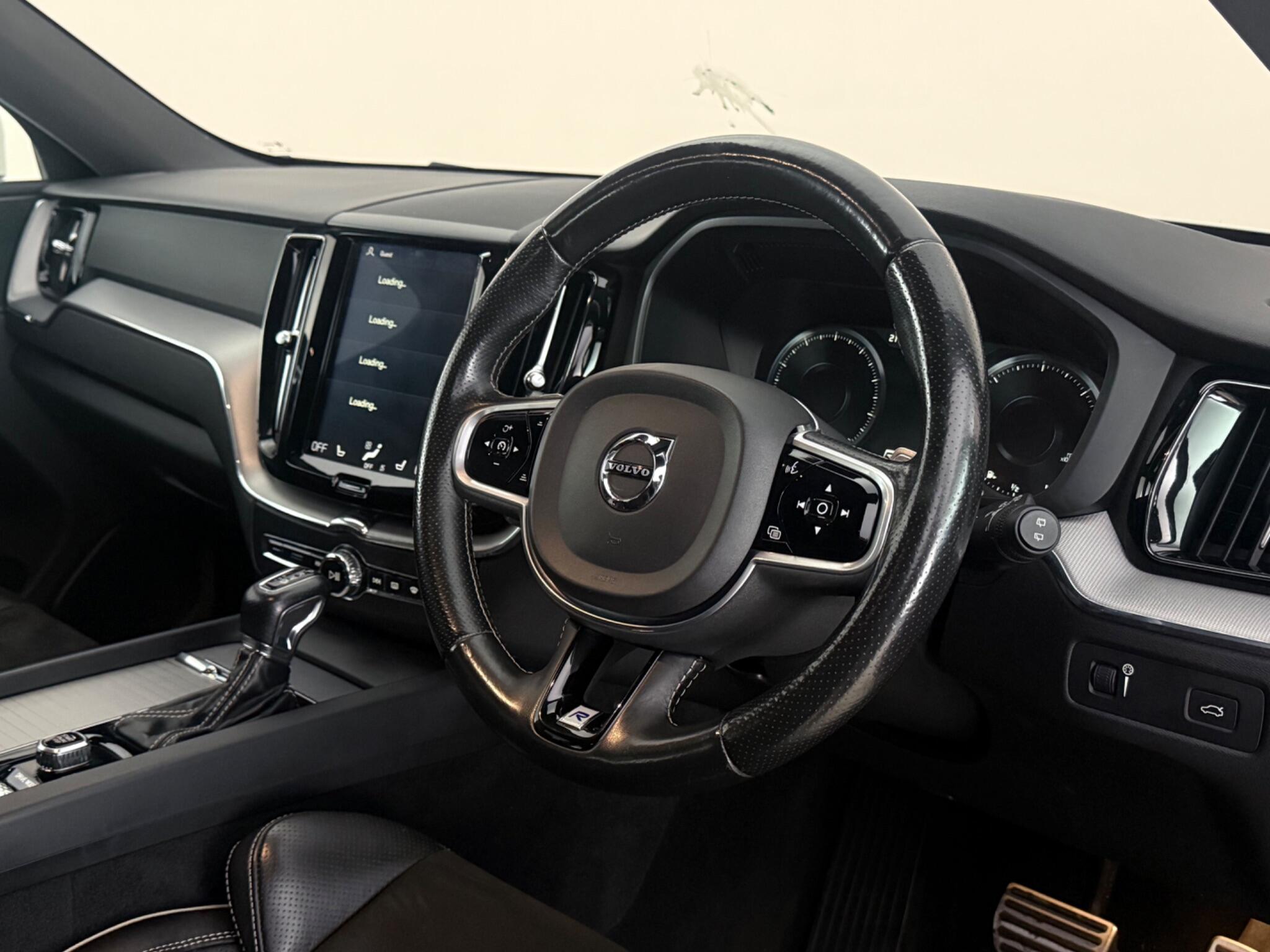 Volvo XC60 view 3
