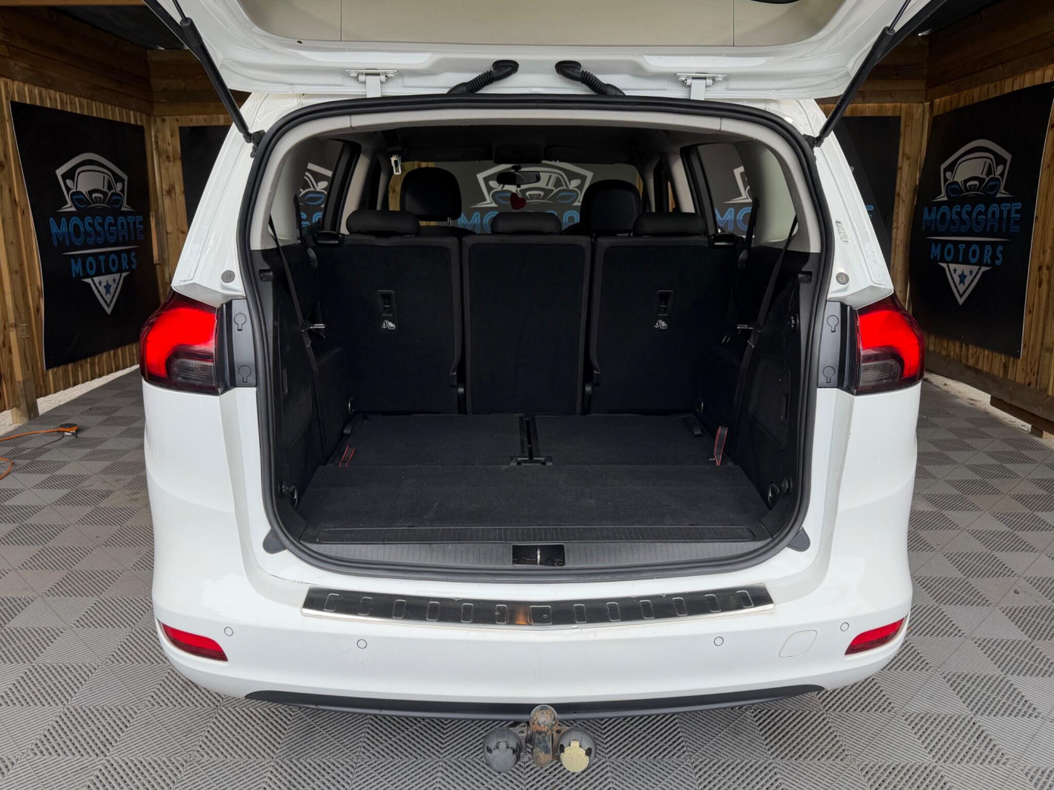 Vauxhall Zafira Tourer view 14