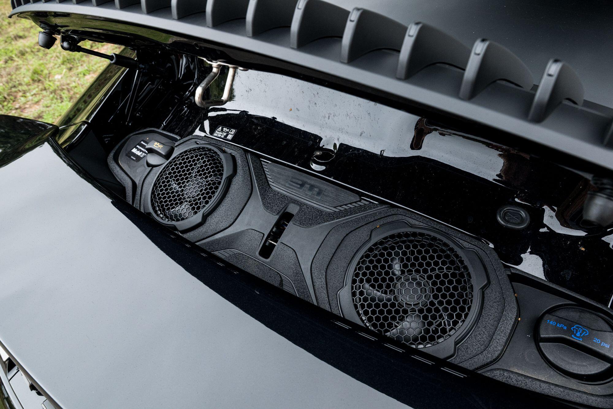 Porsche 911 view 37