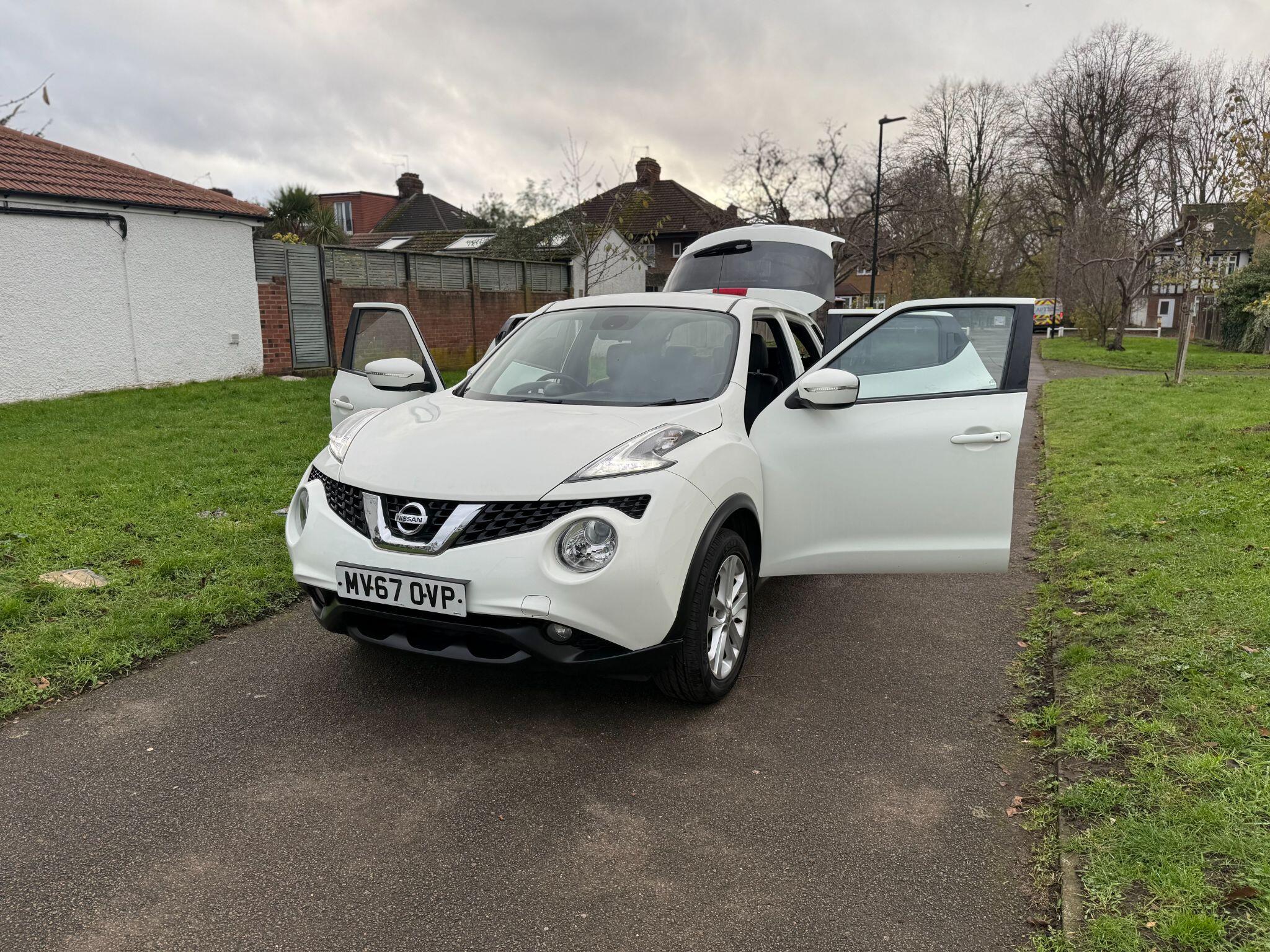 2017 Nissan Juke image 24