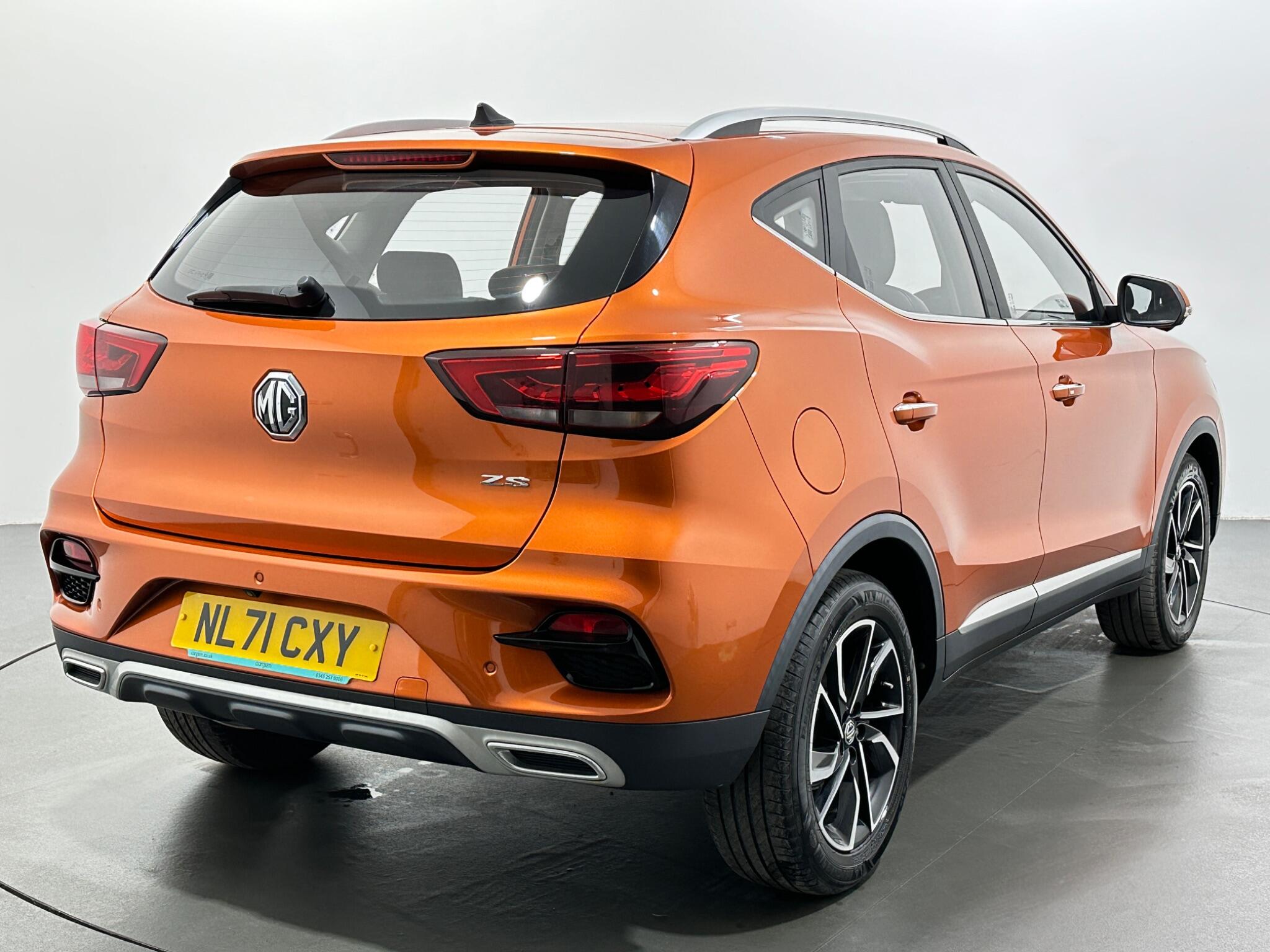 MG ZS view 8
