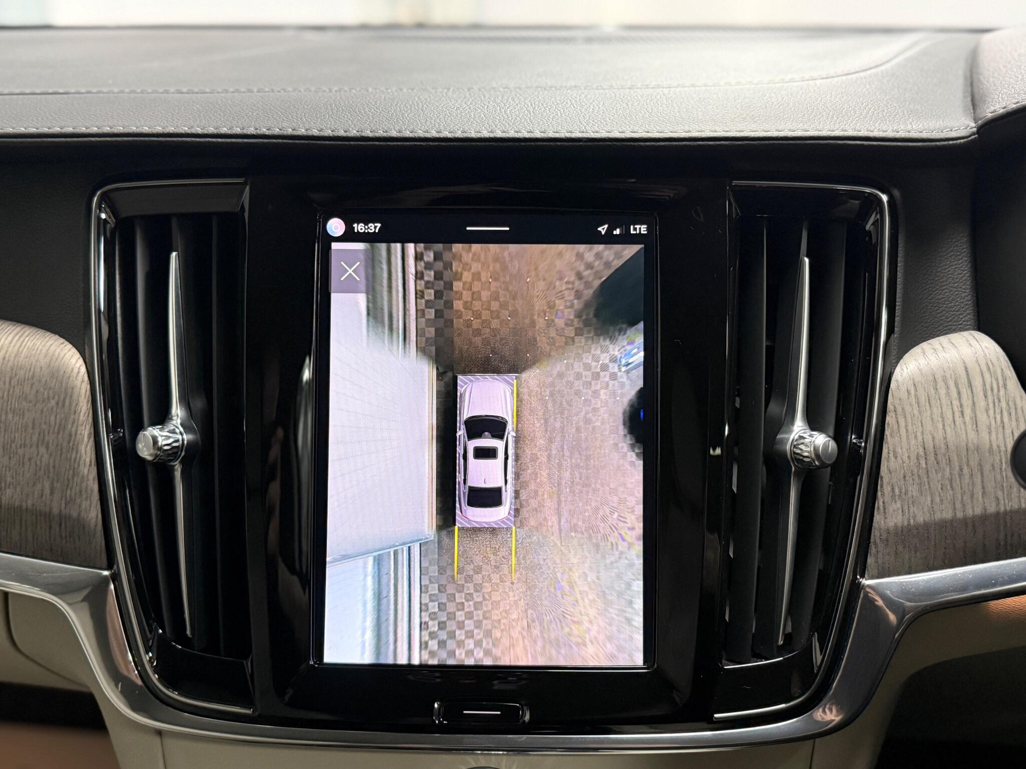 Volvo S90 view 30