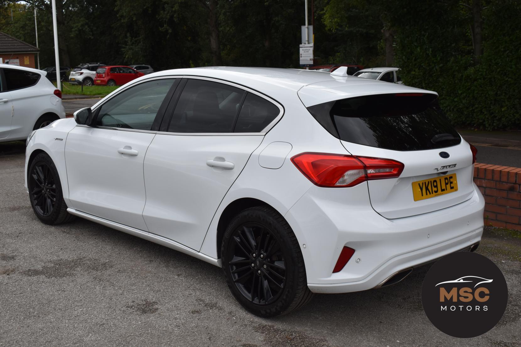 Ford Focus view 11