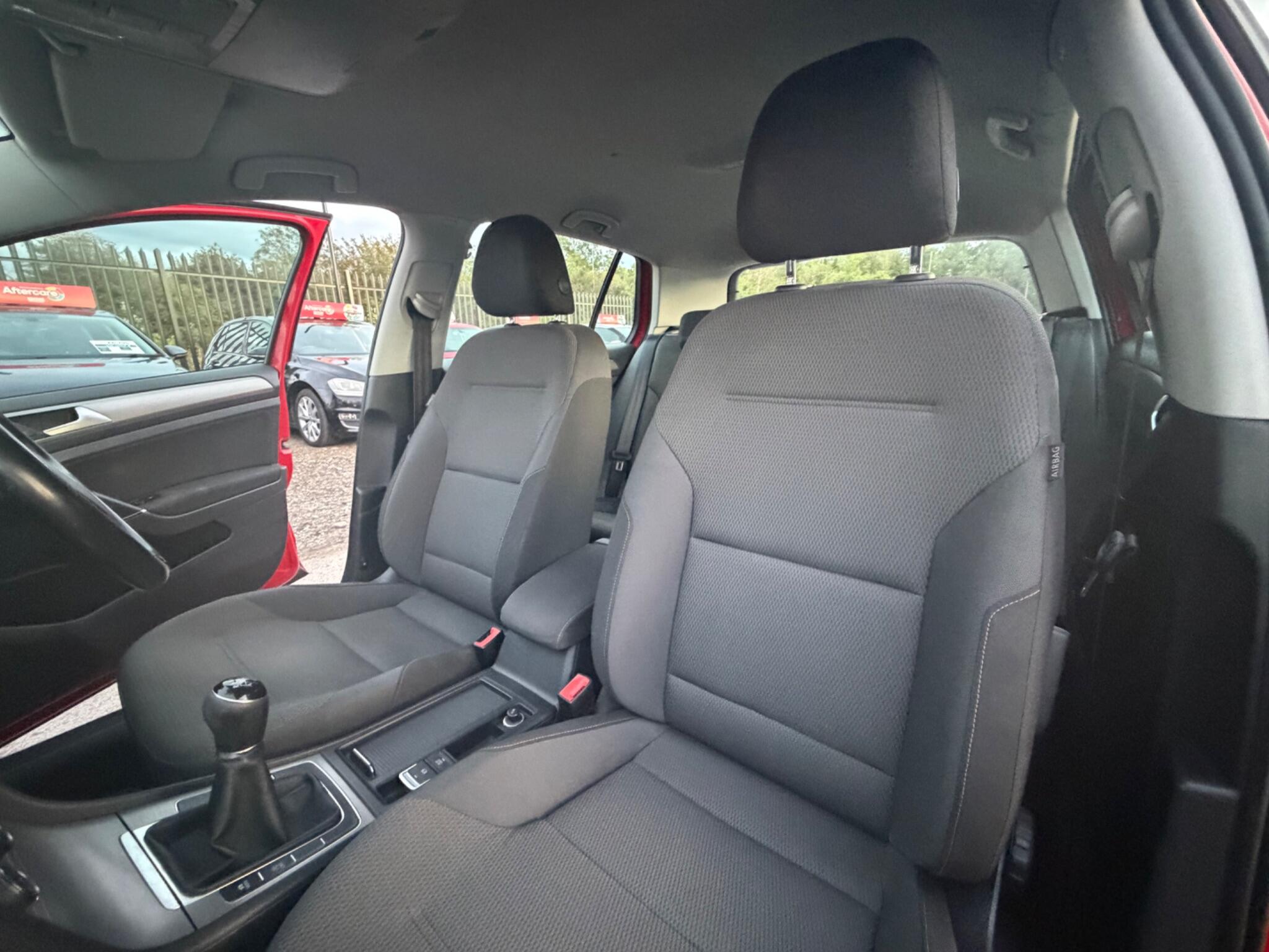 Volkswagen Golf view 60