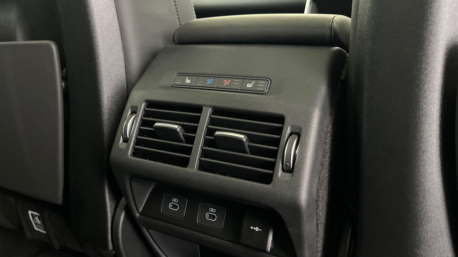 Land Rover Discovery Sport view 21