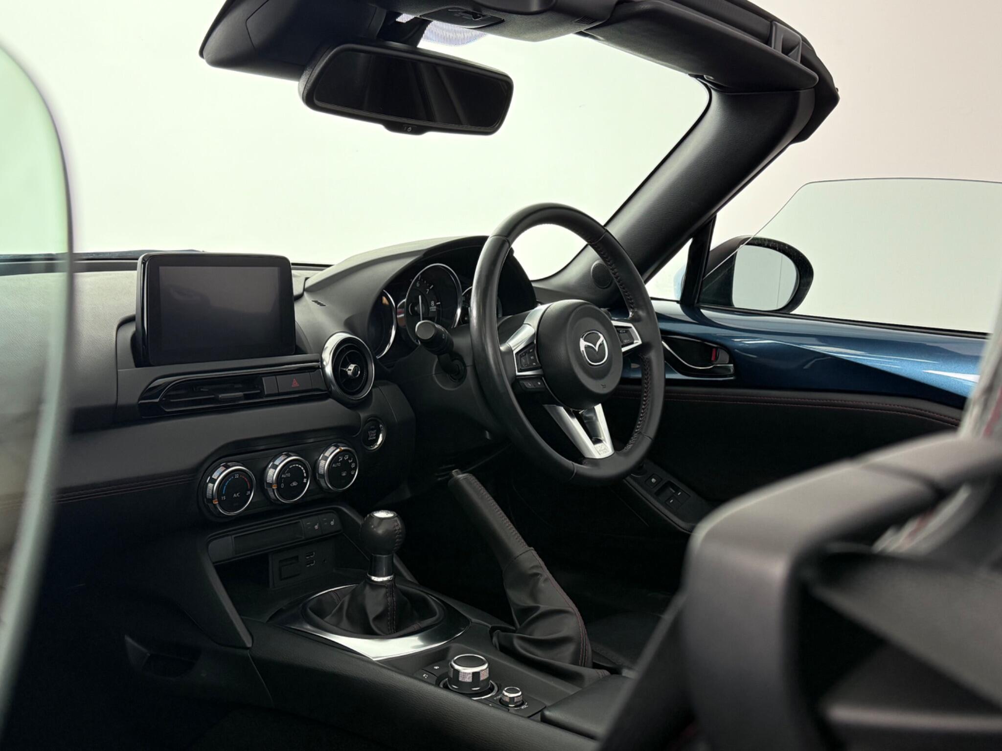 Mazda MX-5 view 18