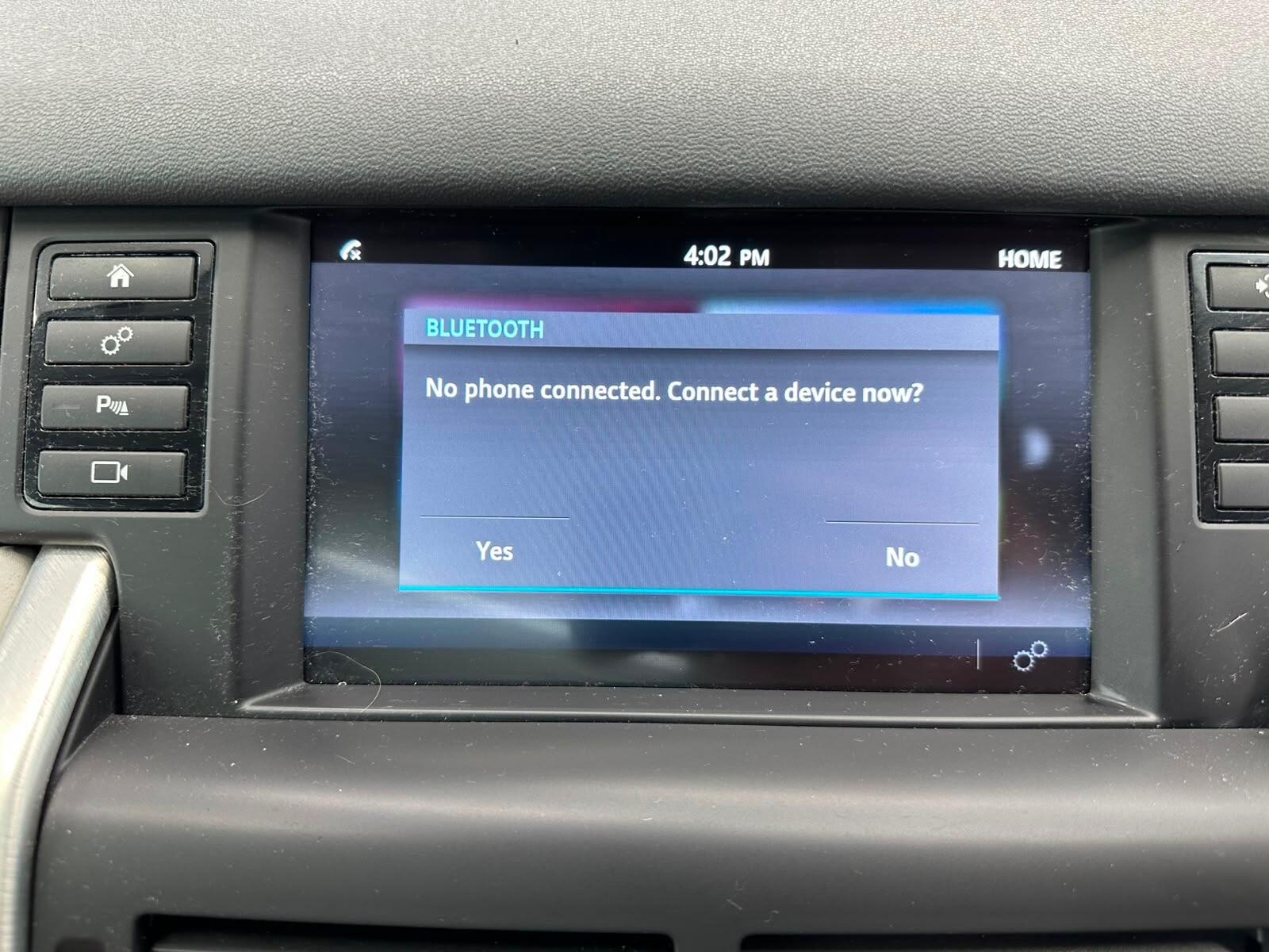 Land Rover Discovery Sport view 34