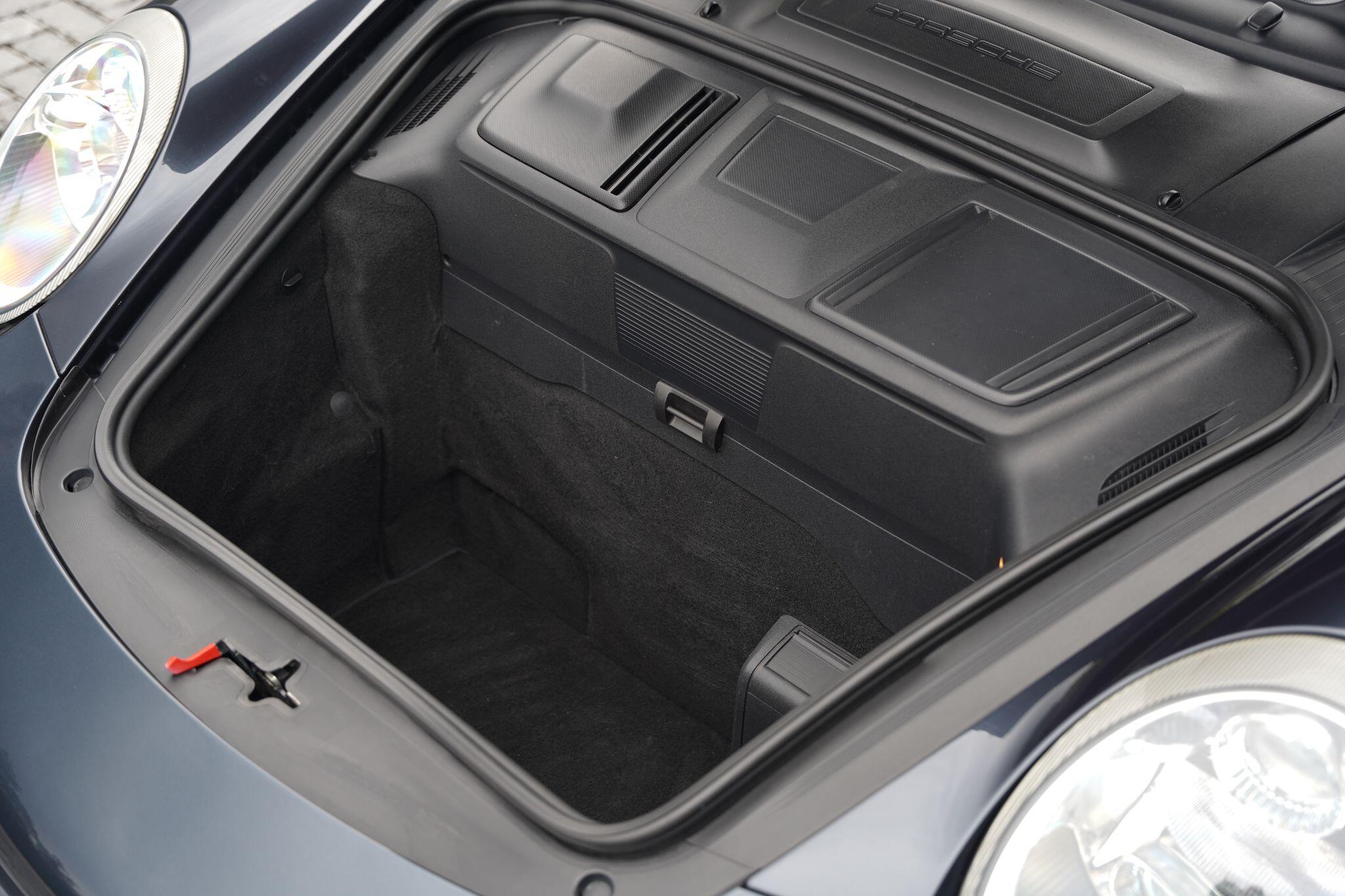 Porsche 911 view 98
