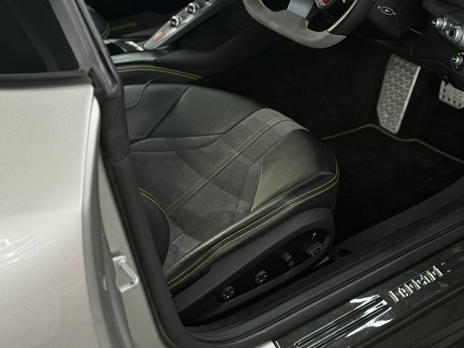 Ferrari 812 view 45