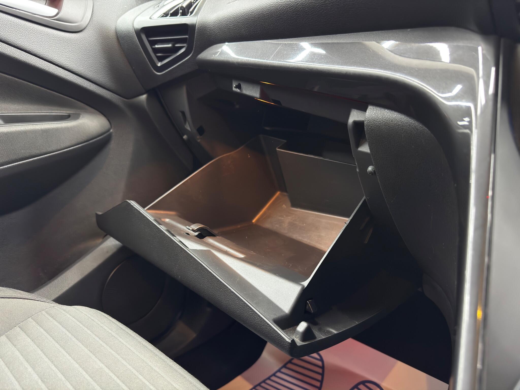 Ford C-Max view 35