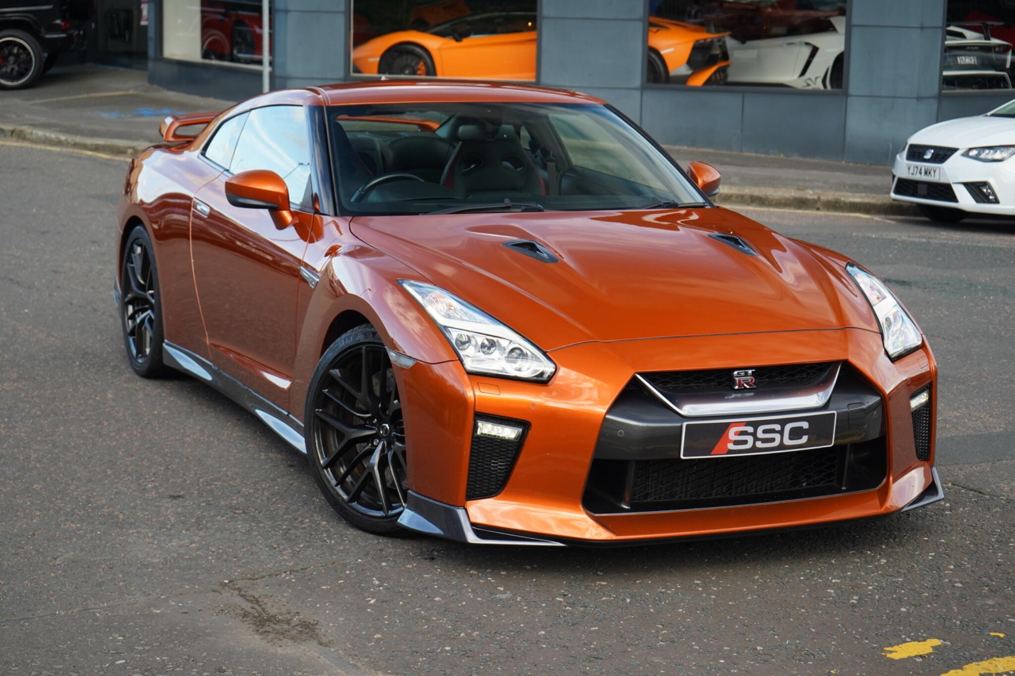 Nissan GT-R view 35