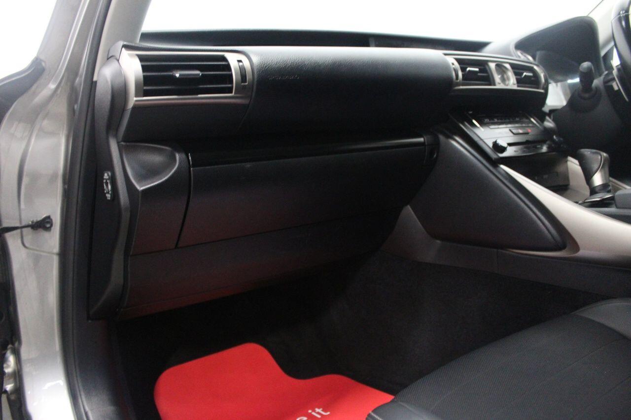 Lexus Is view 29