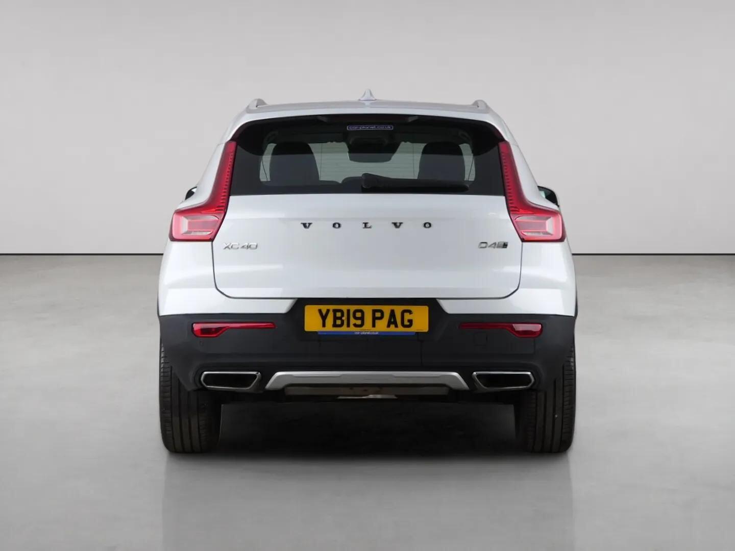 Volvo XC40 view 7