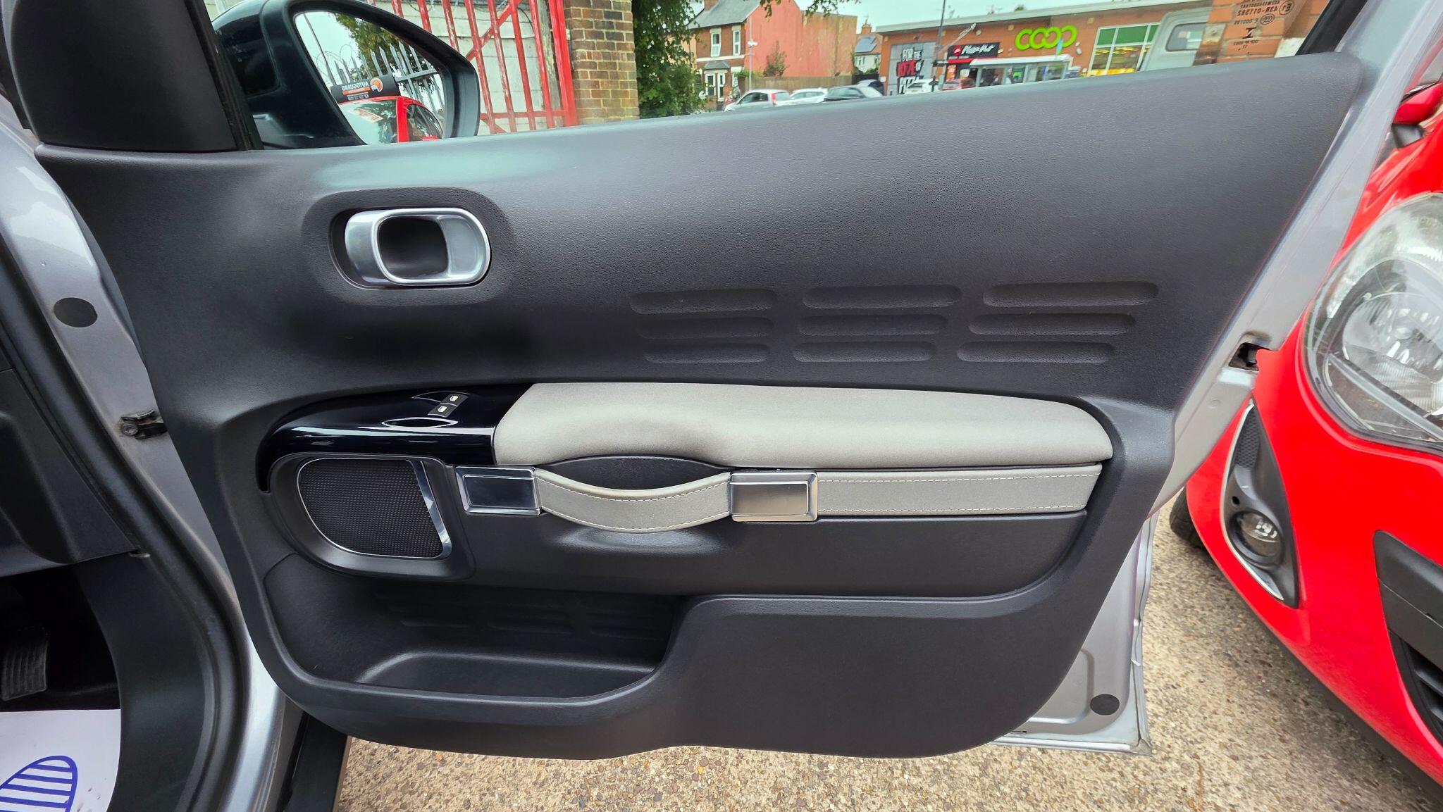 Citroen C4 Cactus view 36