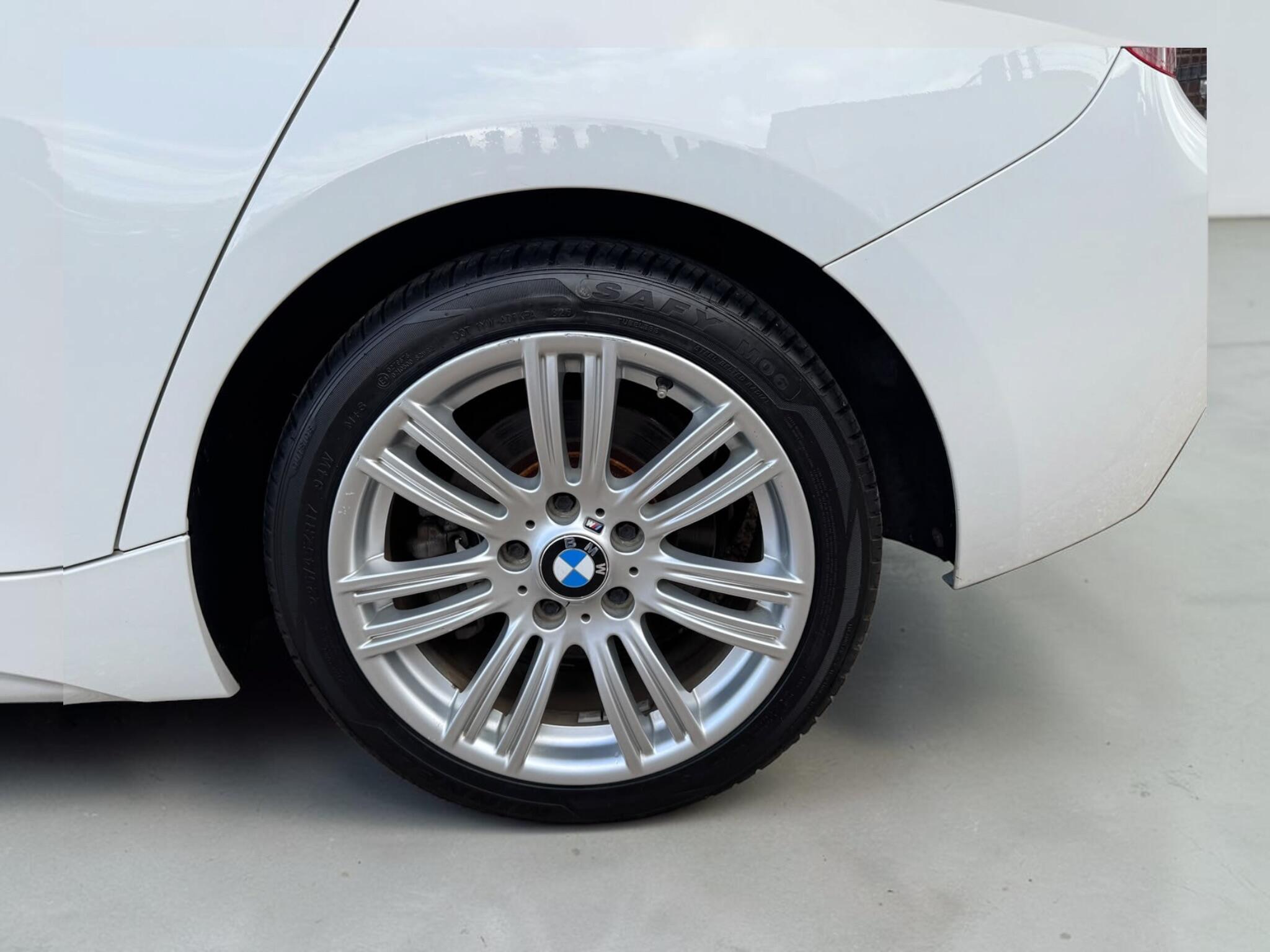 BMW 1 Series view 33