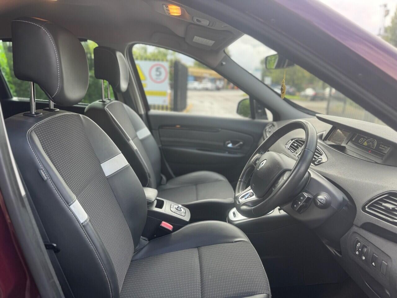 Renault Grand Scenic view 9
