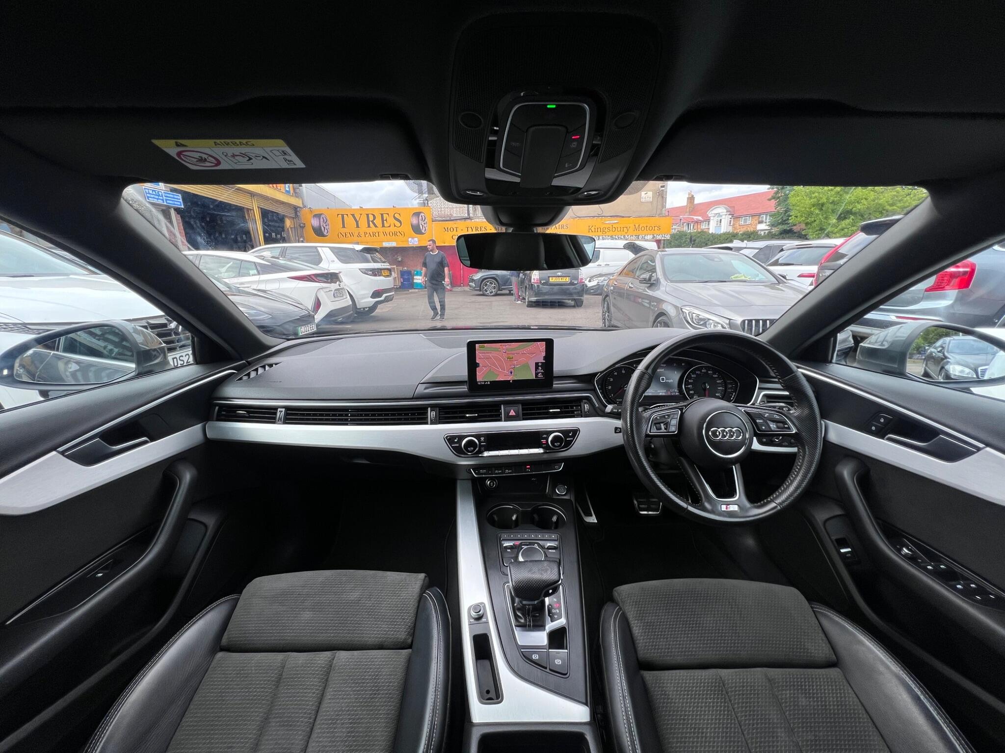 Audi A4 Avant view 2