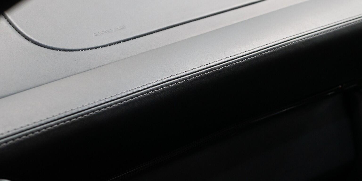 Porsche 911 view 31