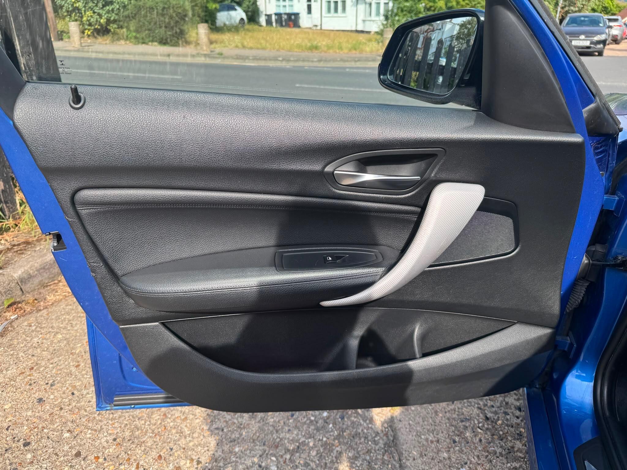 BMW 1 Series view 25