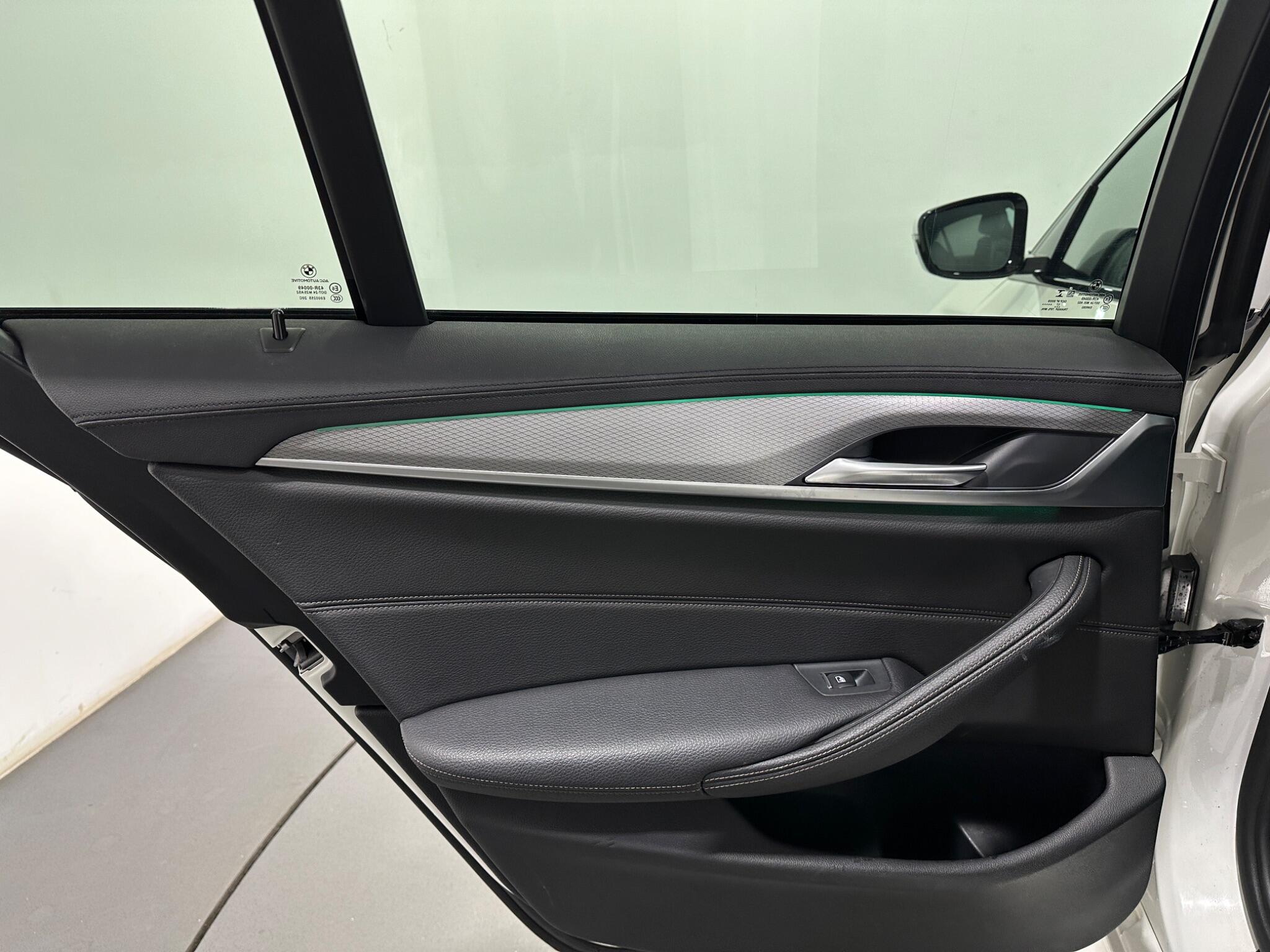BMW 5 Series view 40
