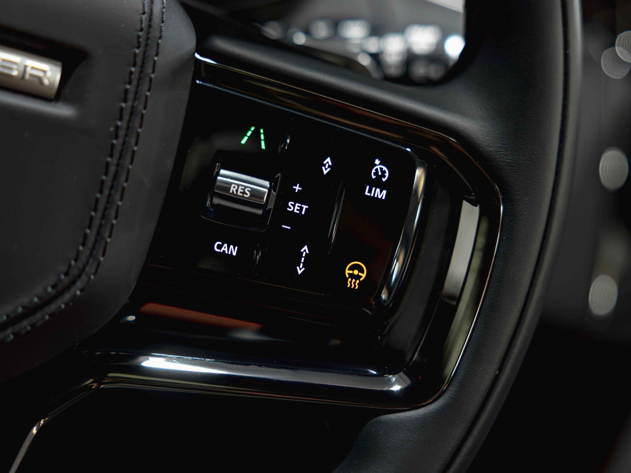 Land Rover Range Rover Sport view 3