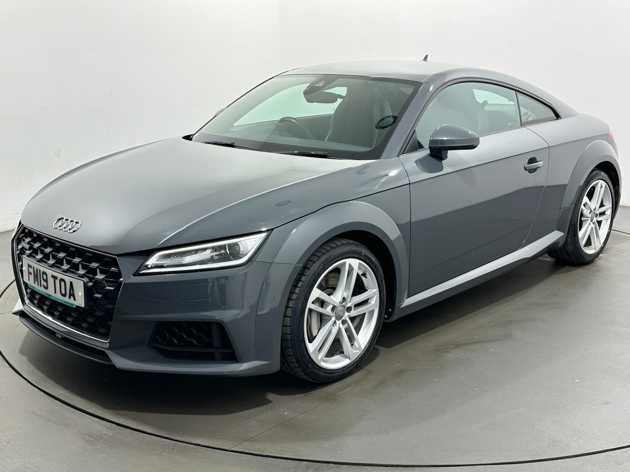 Audi TT view 48