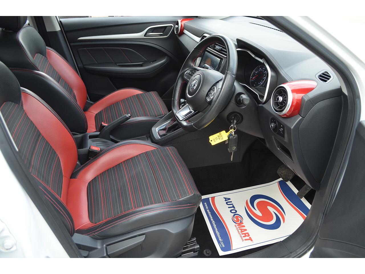 MG ZS view 13