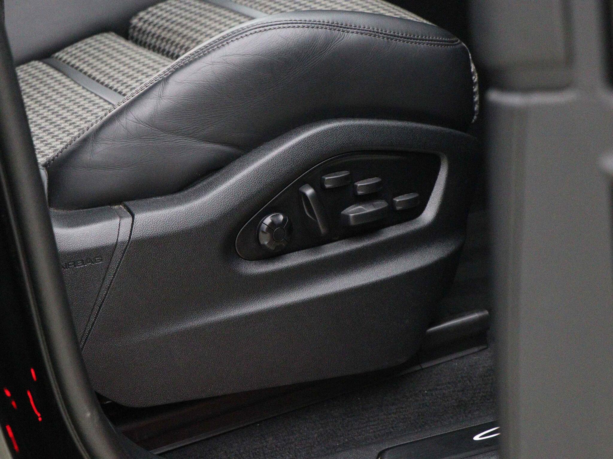 Porsche Cayenne view 30