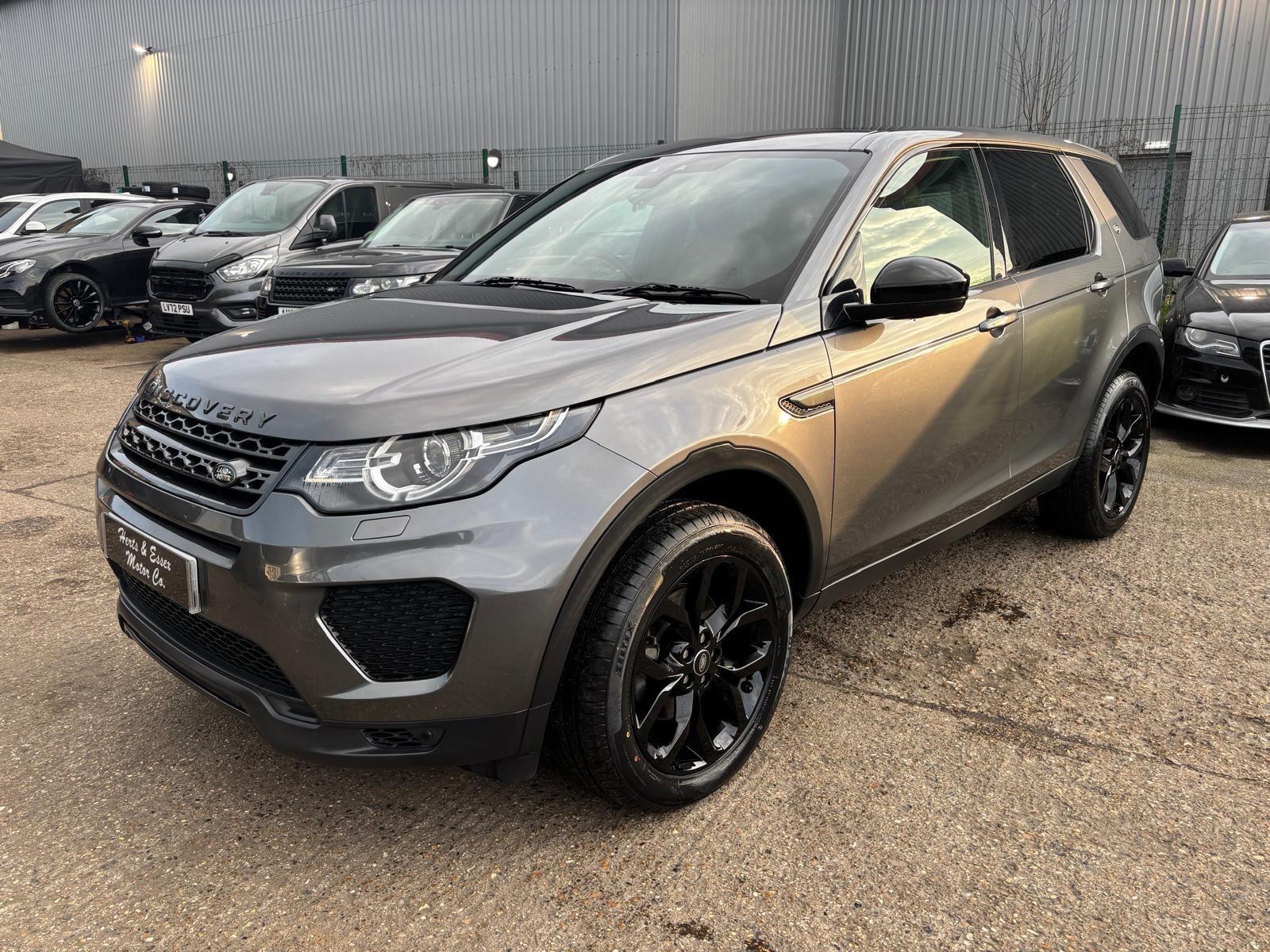 Land Rover Discovery Sport view 3