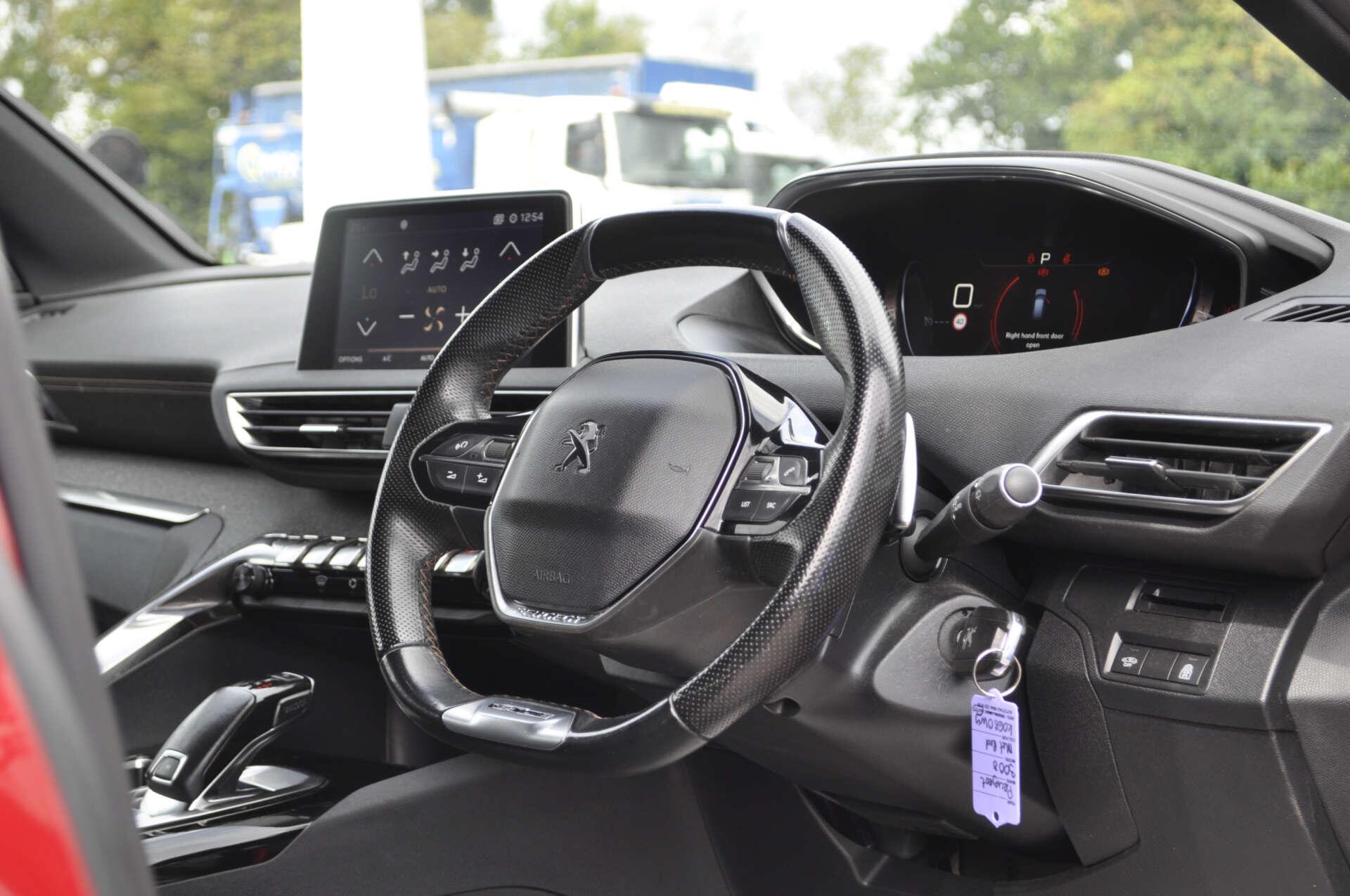 Peugeot 3008 view 8