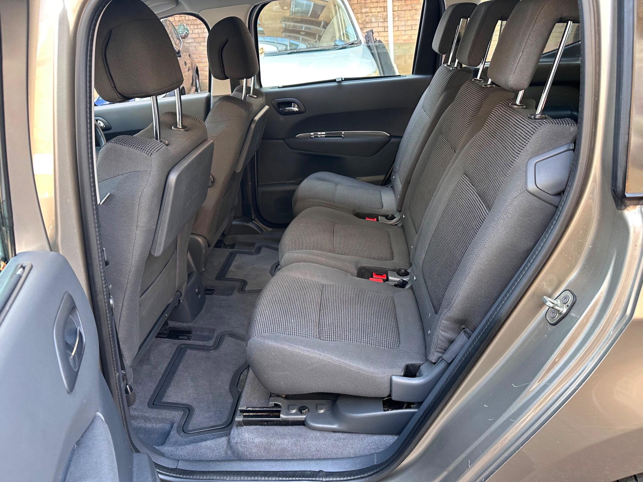 Peugeot 5008 view 21