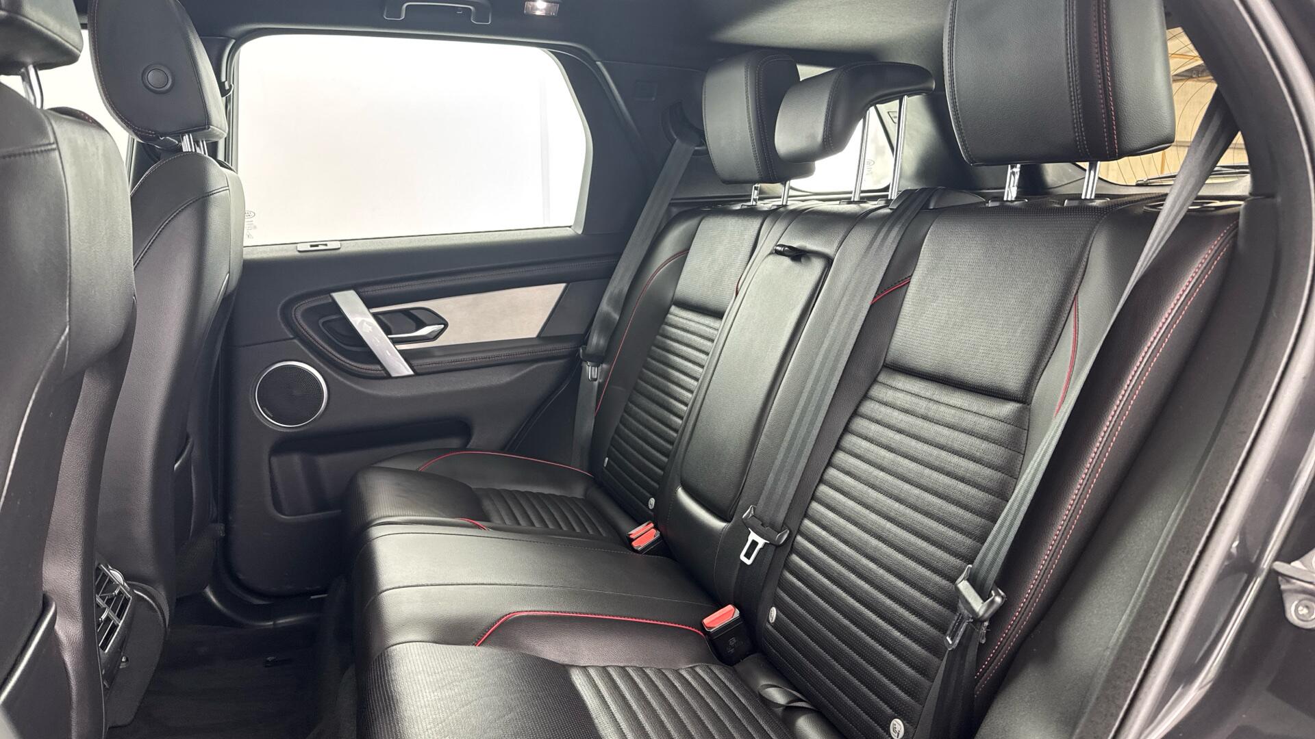 Land Rover Discovery Sport view 14