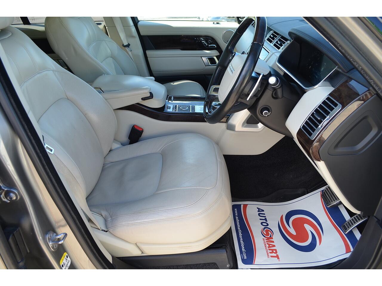 Land Rover Range Rover view 13