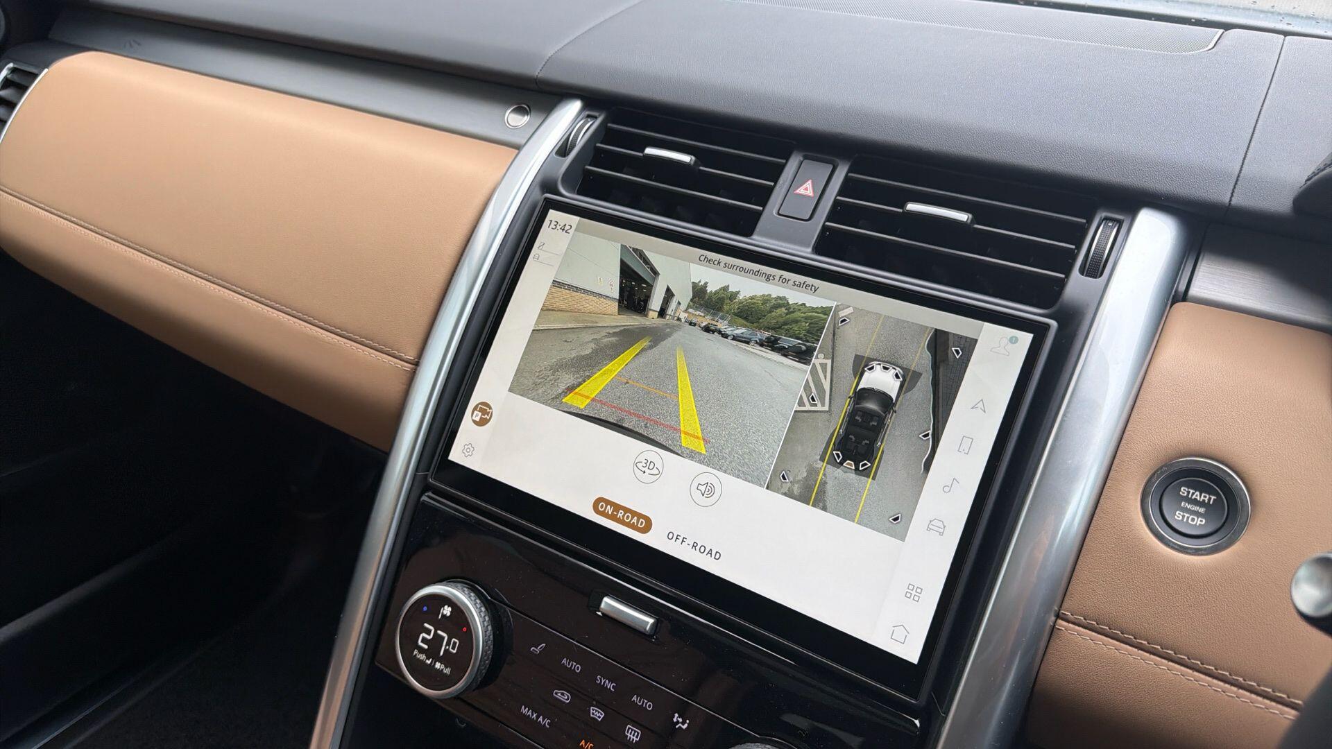 Land Rover Discovery view 28