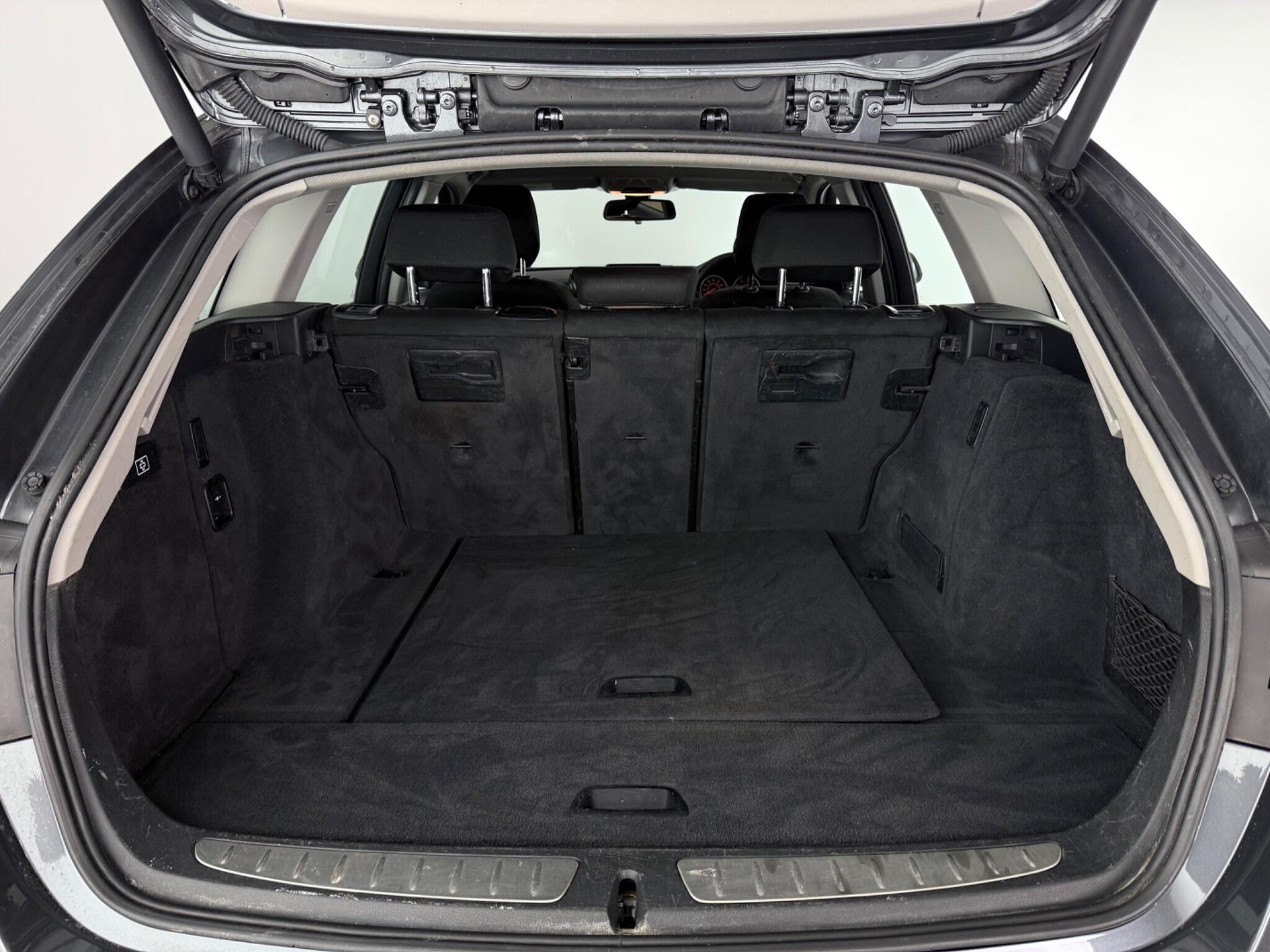 BMW 3 Series view 12