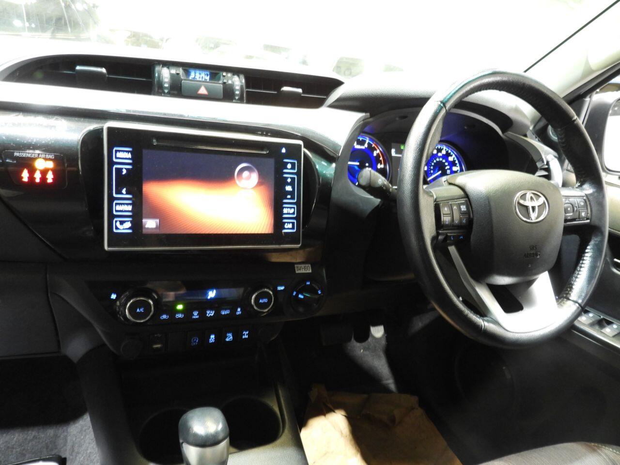 Toyota Hilux view 12