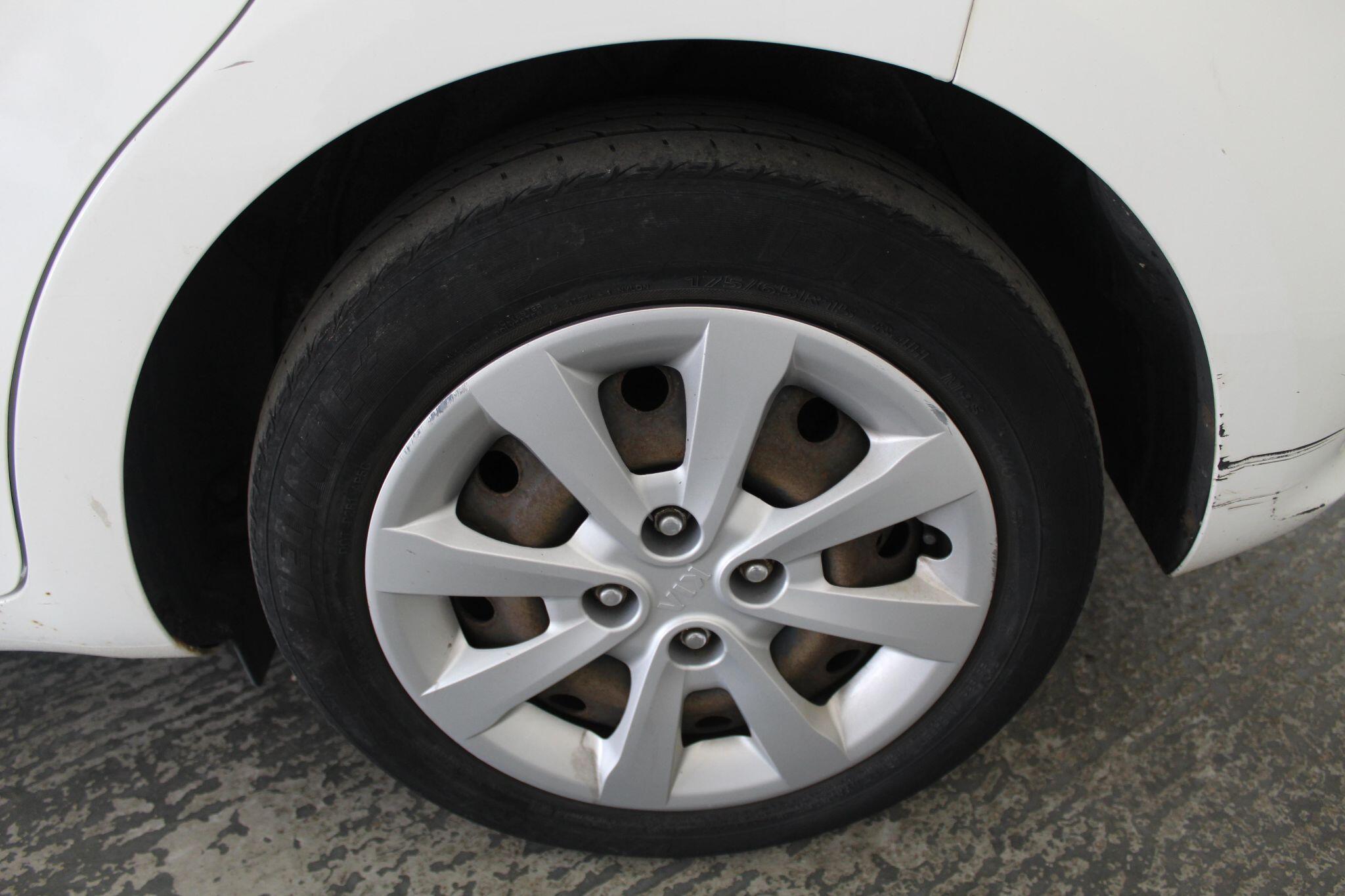 Kia Rio view 50