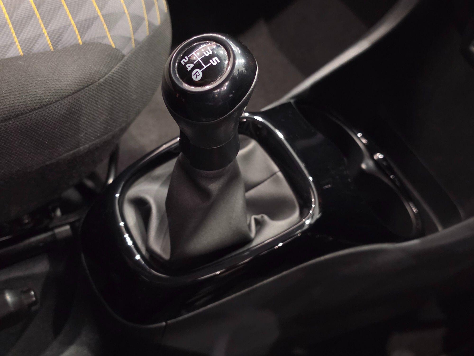 Peugeot 108 view 32