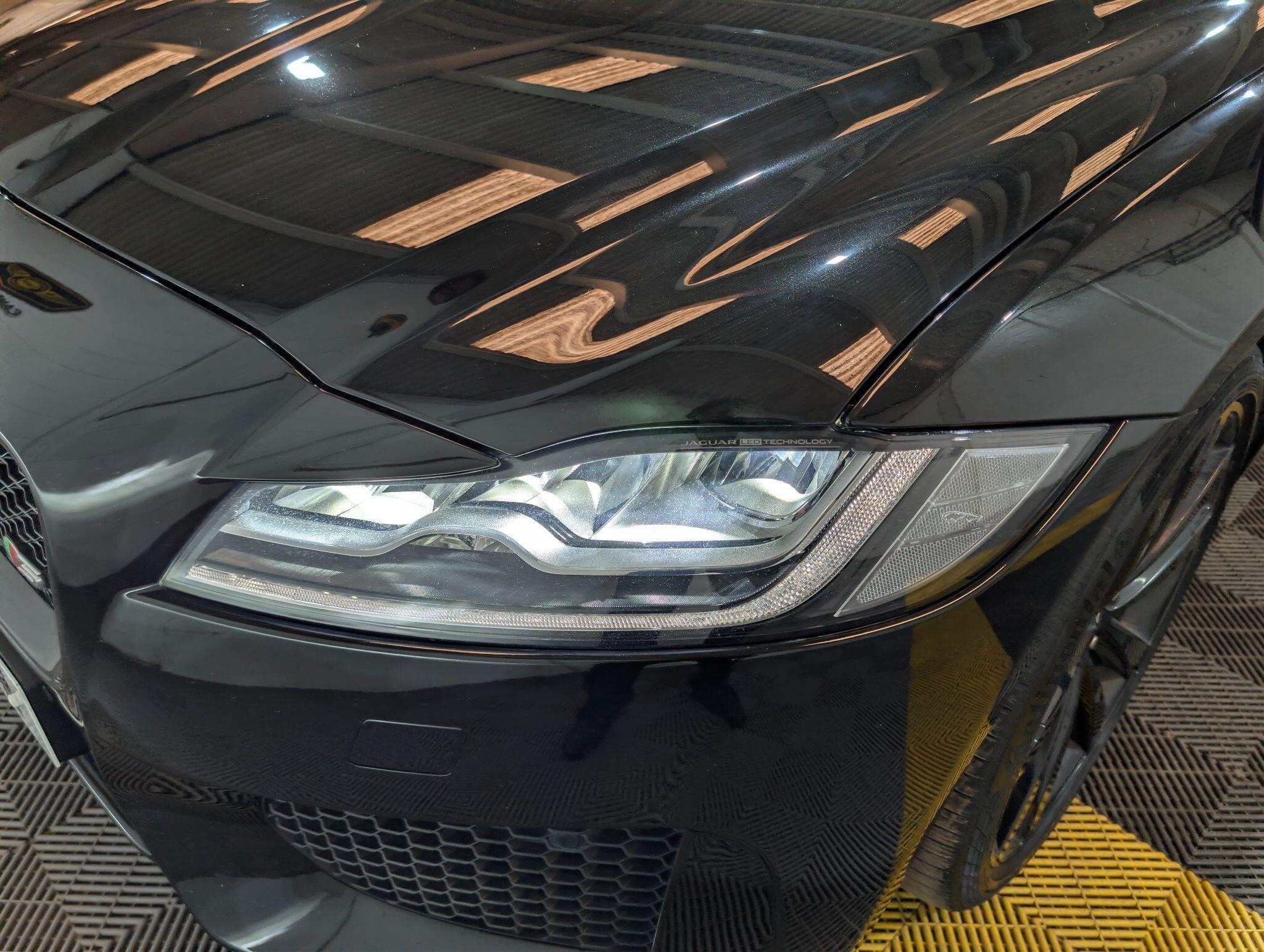 Jaguar XF view 41