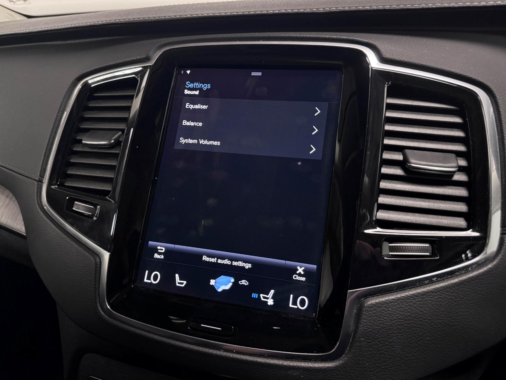 Volvo XC90 view 58