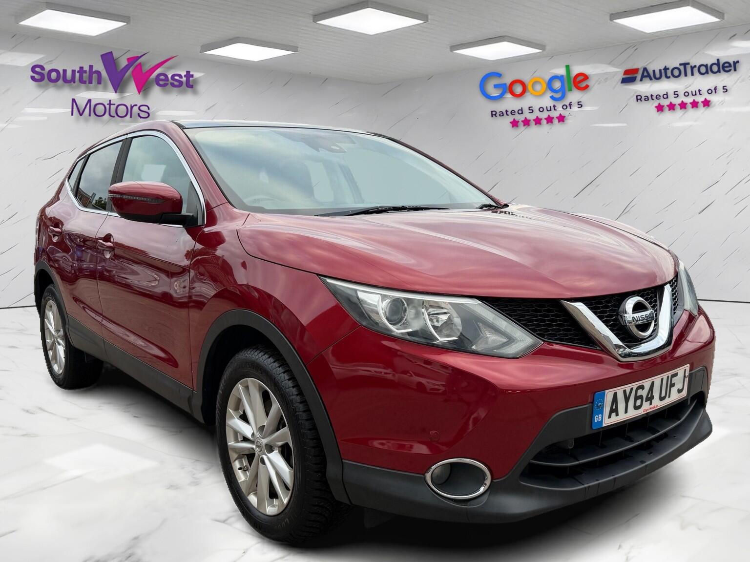 2014 Nissan Qashqai in Red for sale