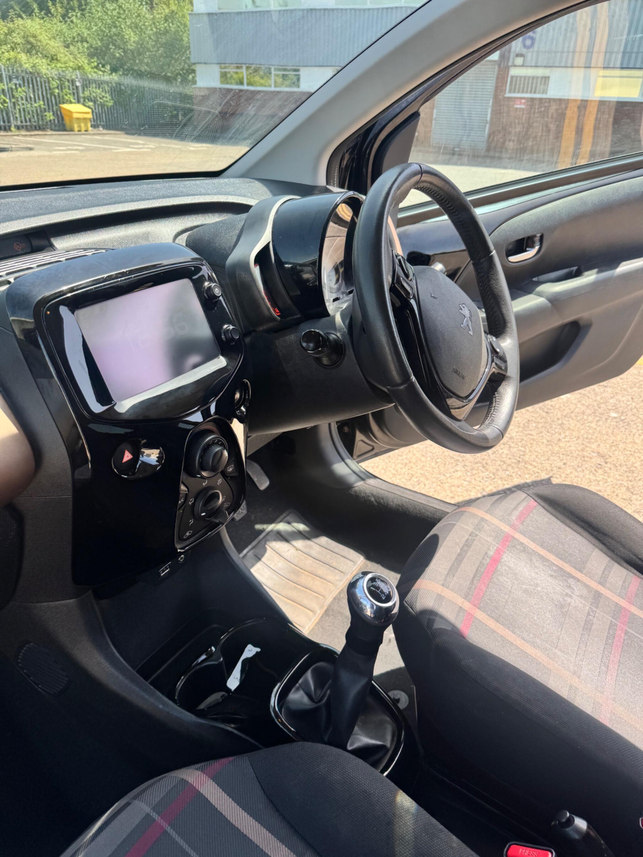 Peugeot 108 view 22
