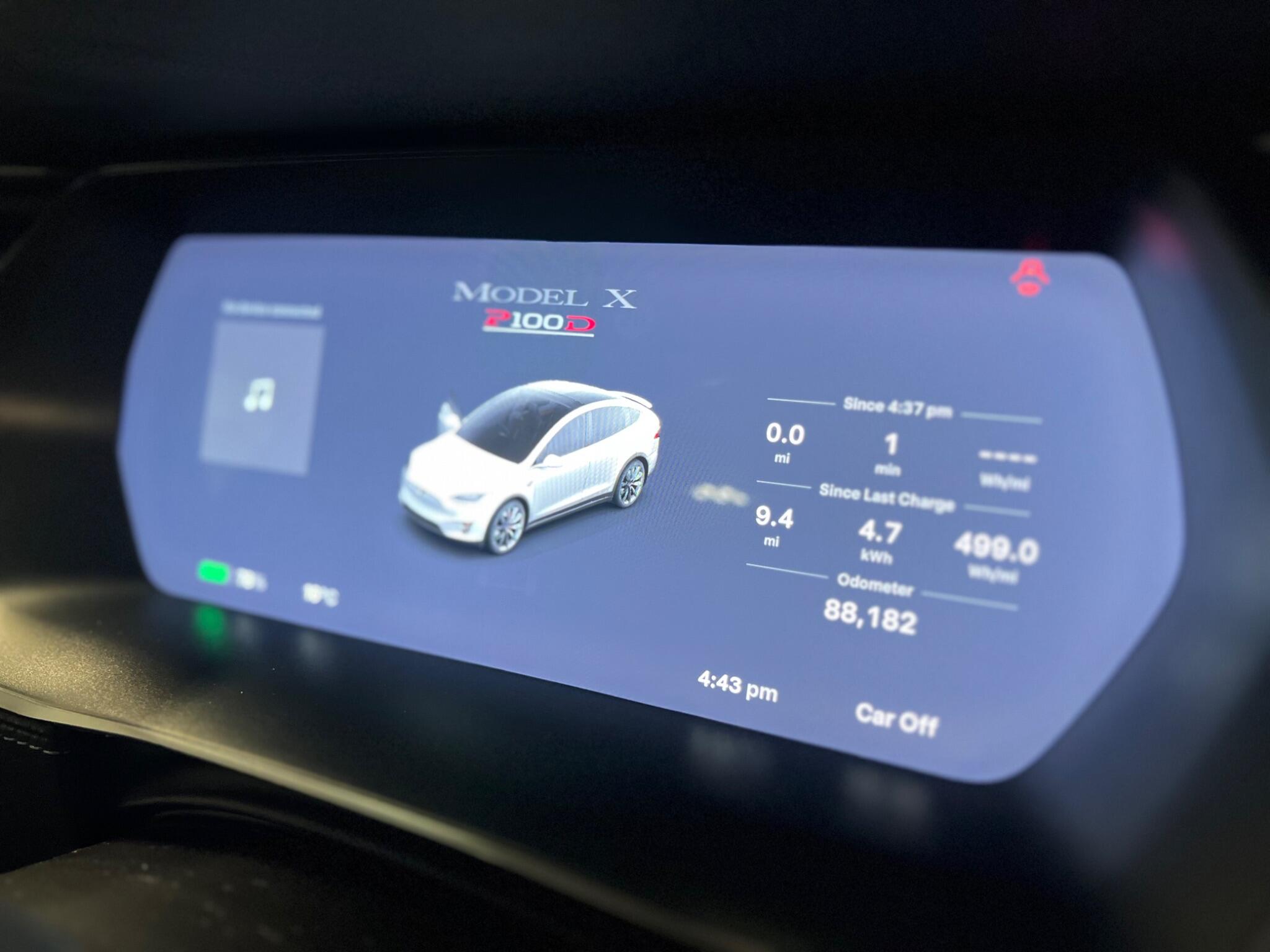 Tesla Model X view 24