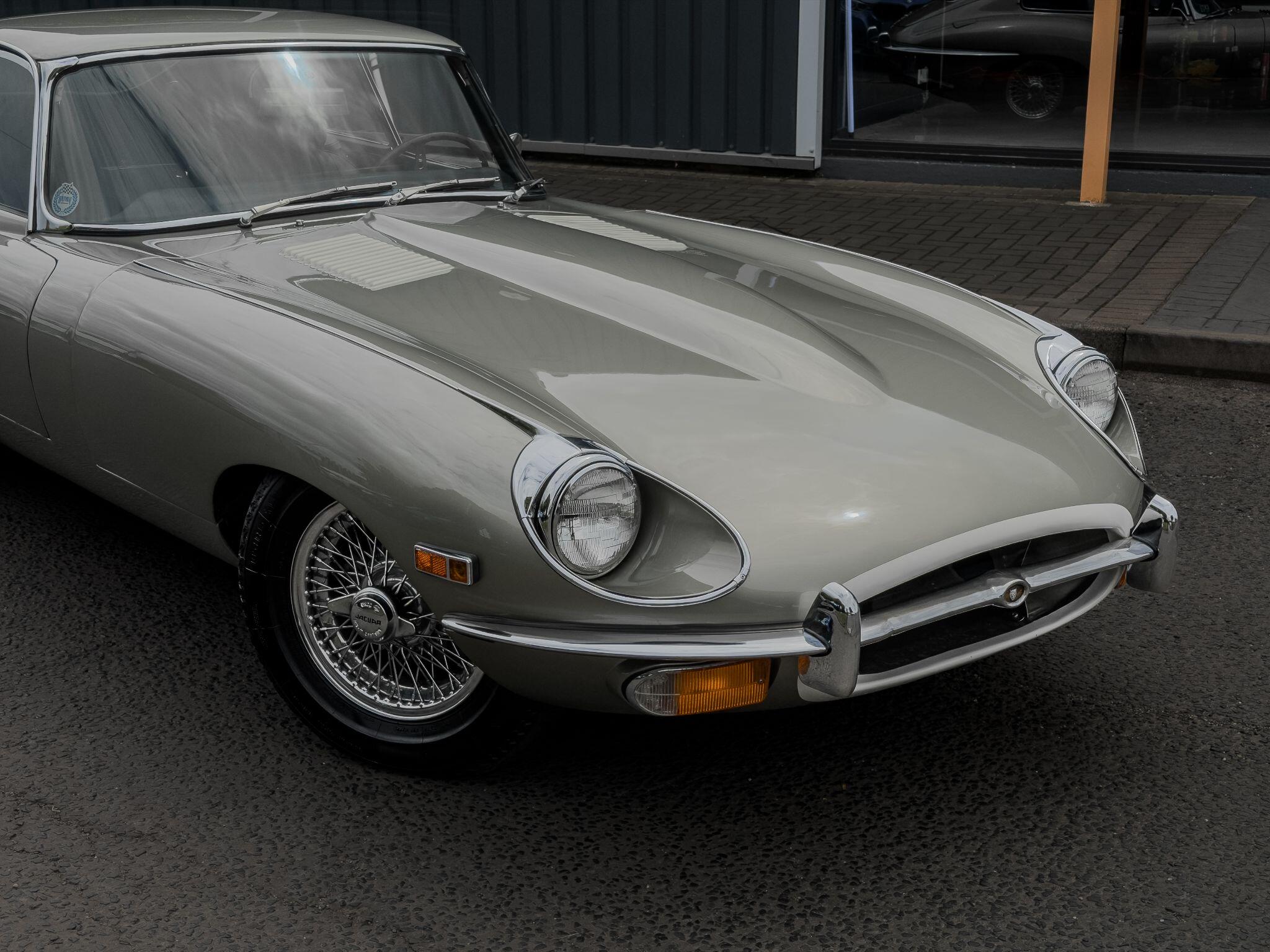 Jaguar E-Type view 5