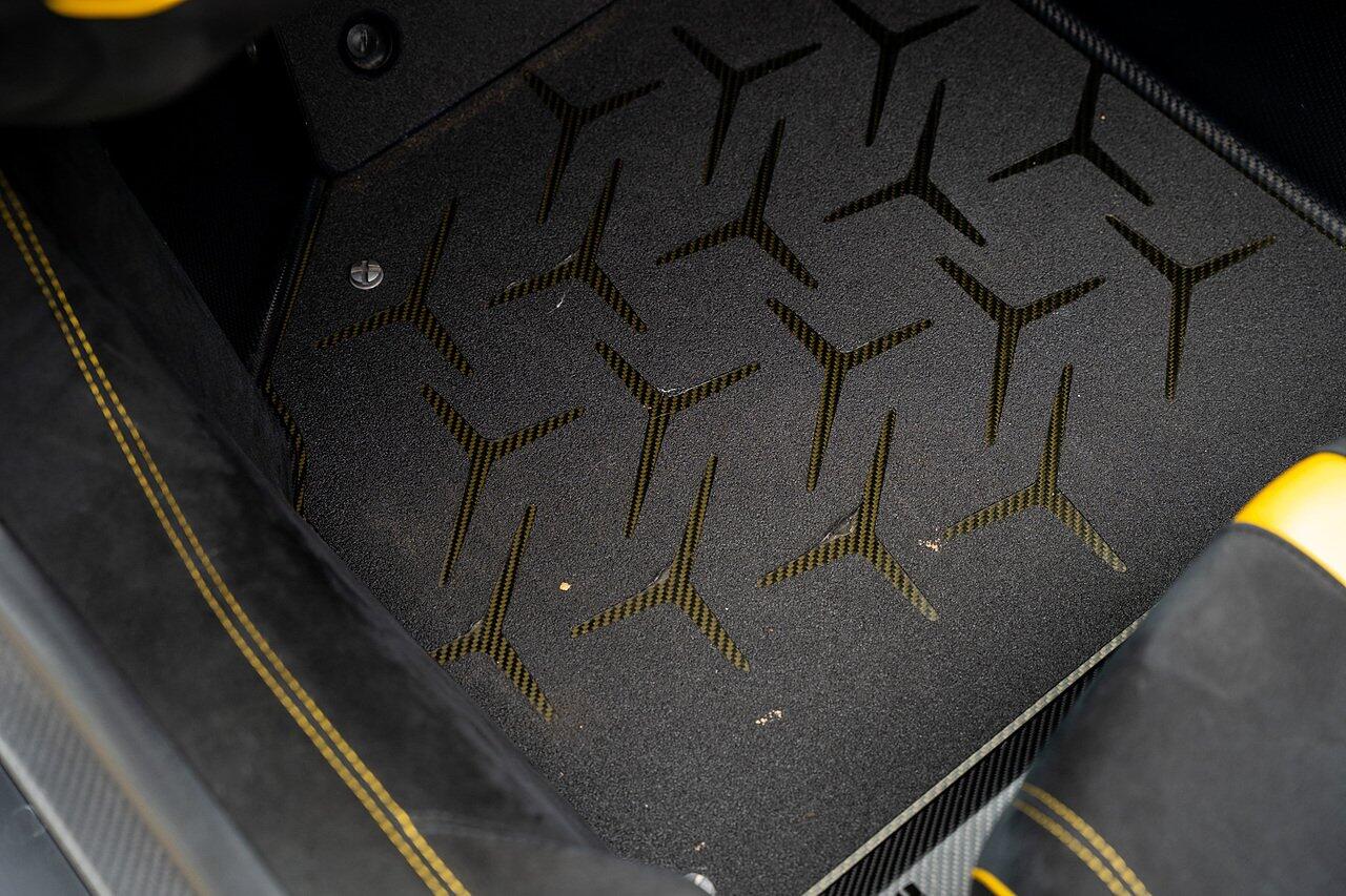 Lamborghini Aventador view 62